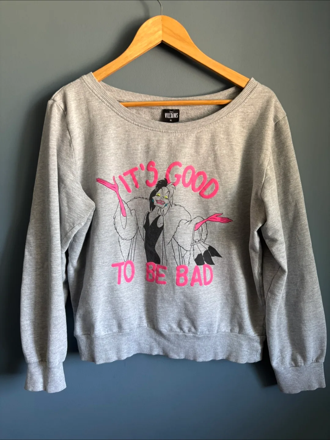 Disney Villains XL Grey Pullover image indicator(7)
