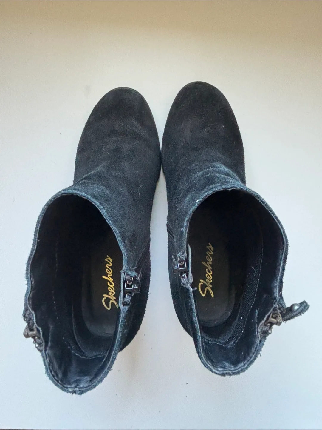 Skechers Black Suede Ankle Boots - Size 7 image indicator(2)