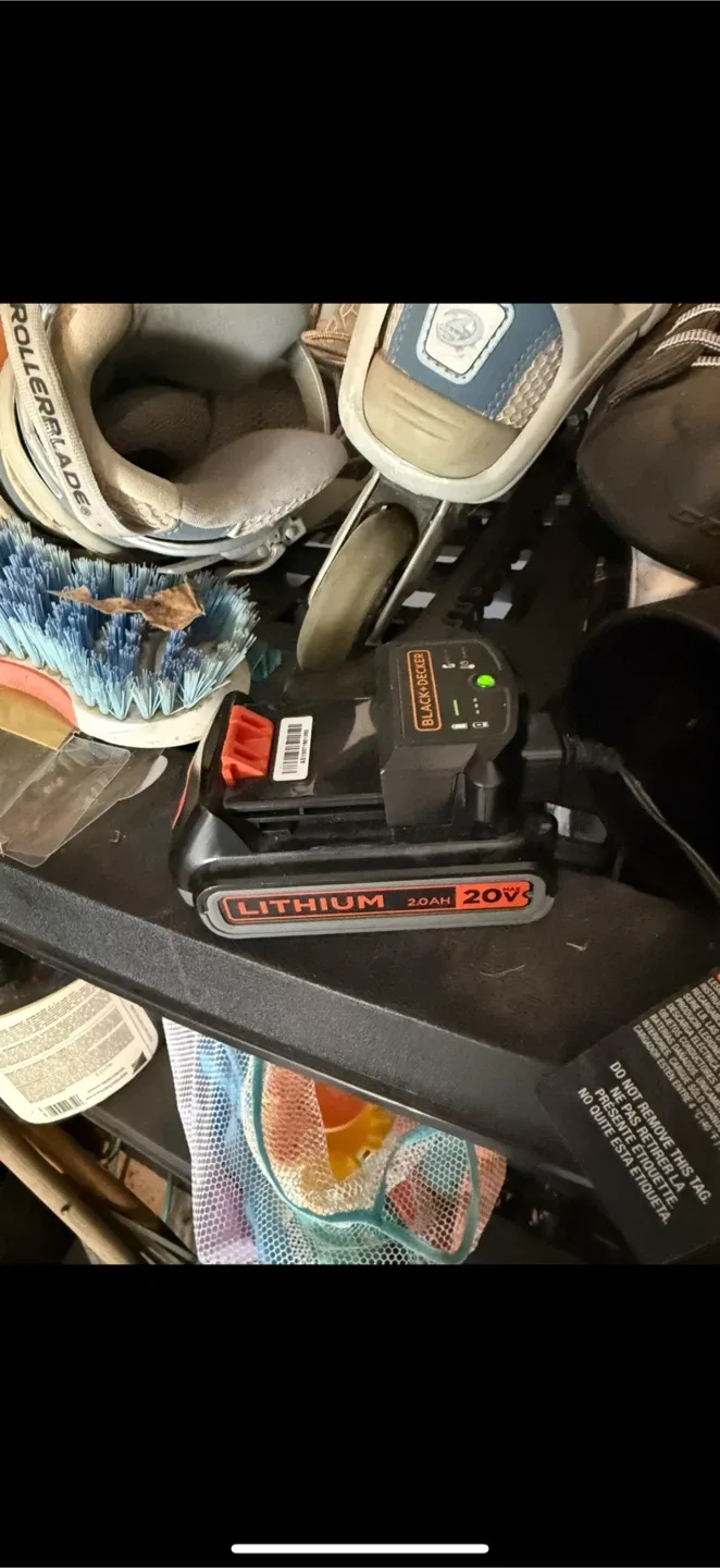 Black+Decker 20V Cordless String Trimmer and Lawn Mower image indicator(2)