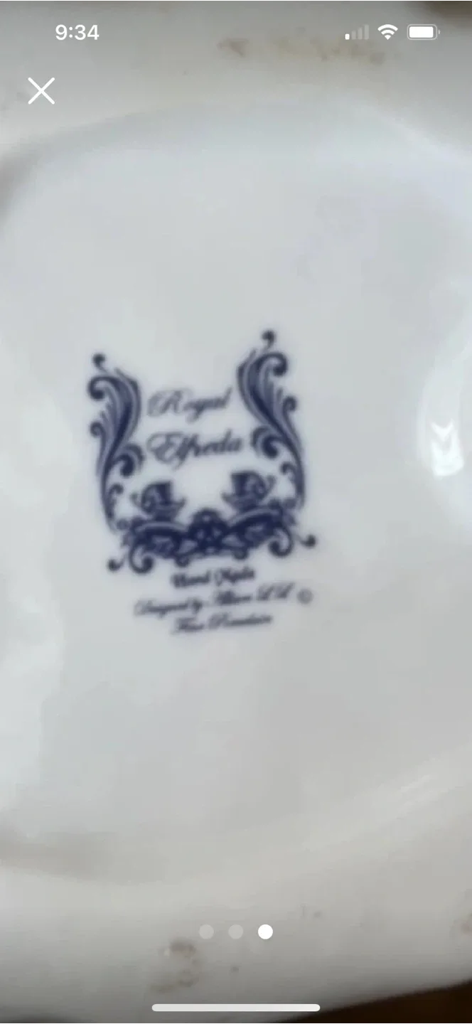 Hand Made Porcelain Figurine 🥕 image indicator(3)