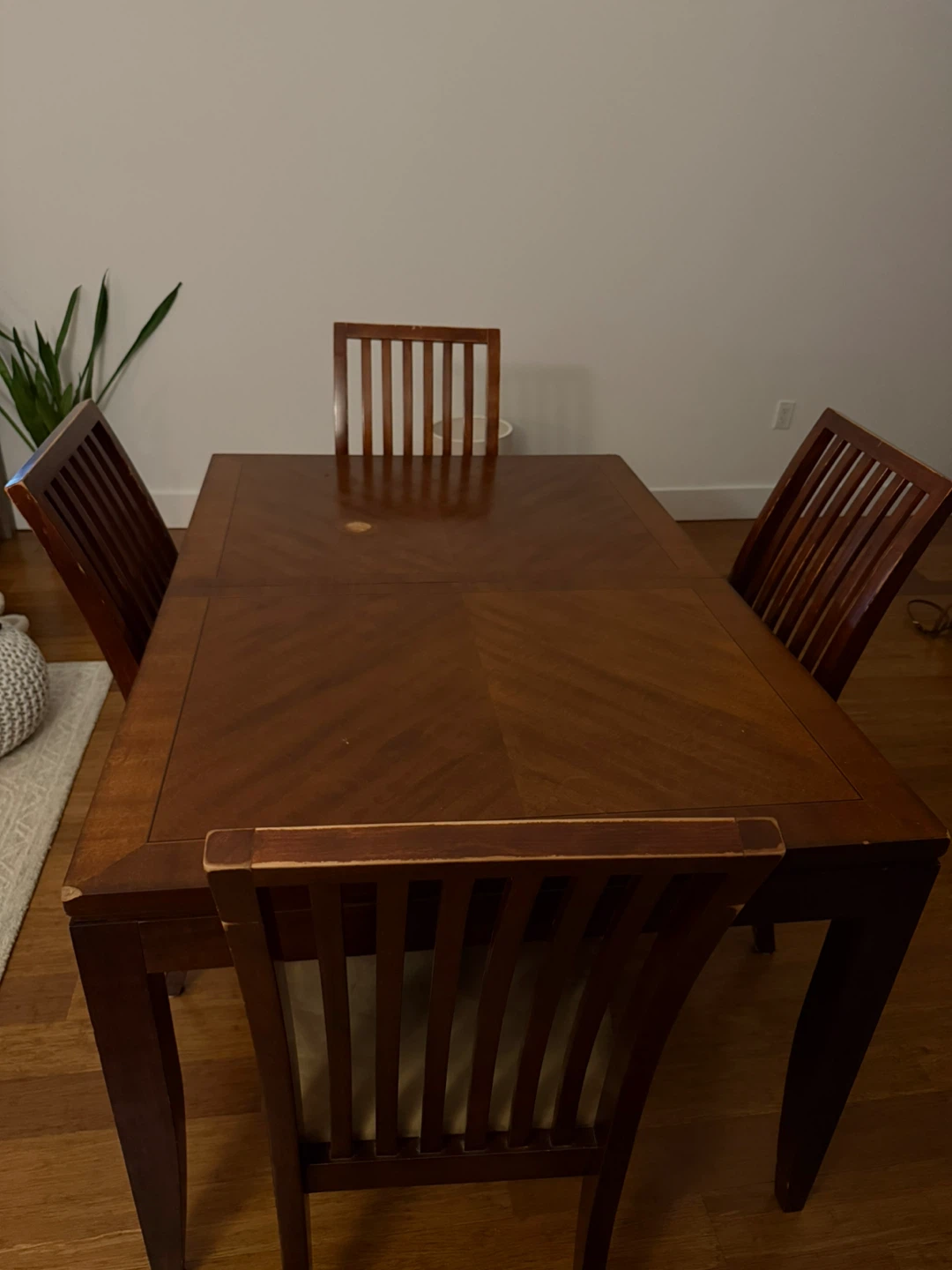 Extendable Wooden Dining Table with 4 Chairs