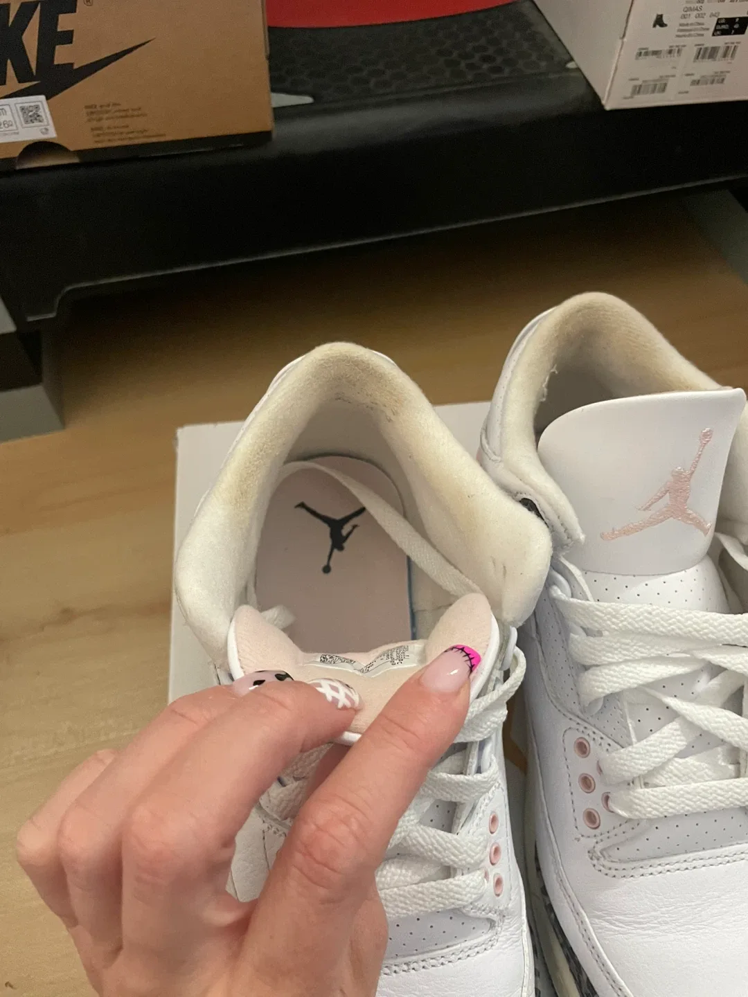 Air Jordan 3 Retro women’s size 8.5 image indicator(4)