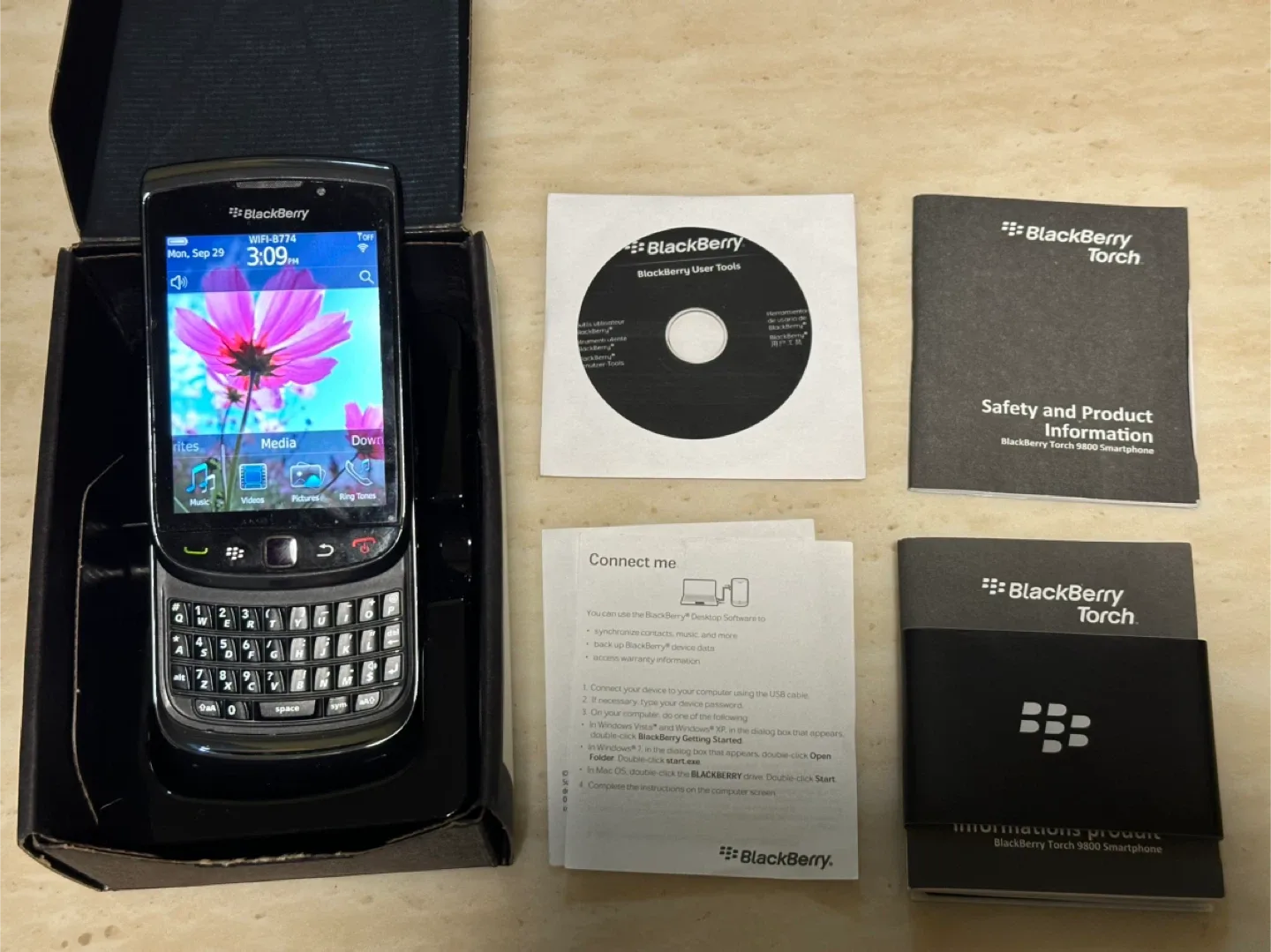 BlackBerry Torch 9800 Smartphone (unlocked, working phone) image indicator(4)