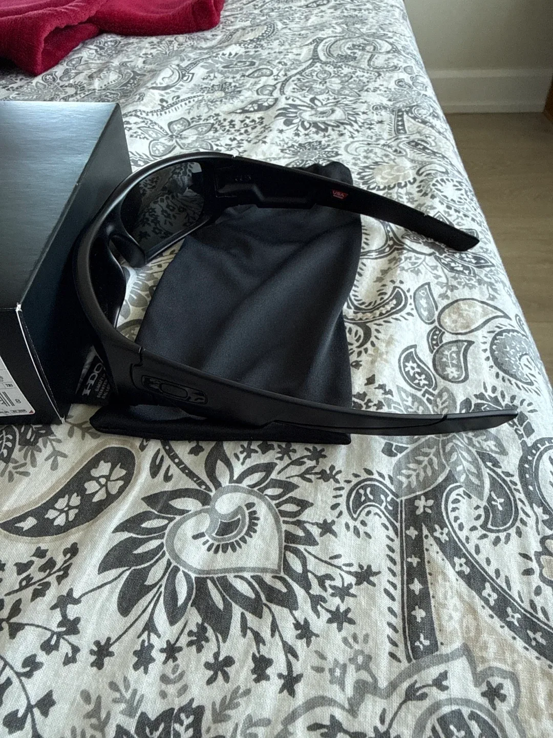 Oakley Crankshaft polarized Sunglasses - Matte Black image indicator(2)