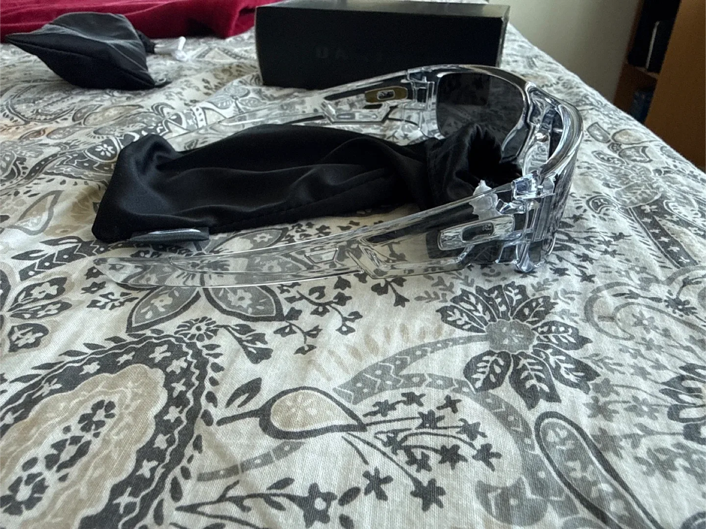 Oakley Crankshaft Clear Sunglasses with only pouch image indicator(3)