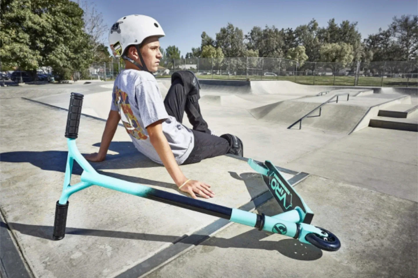 Viro Rides Teal/Black Scooter image indicator(4)