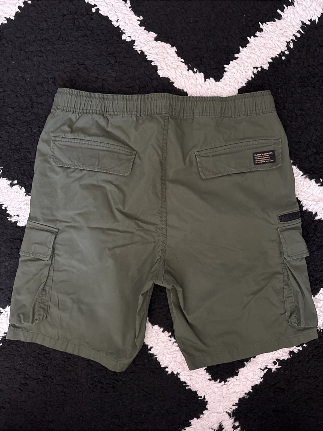 H&M Olive Green Cargo Shorts - photo 3