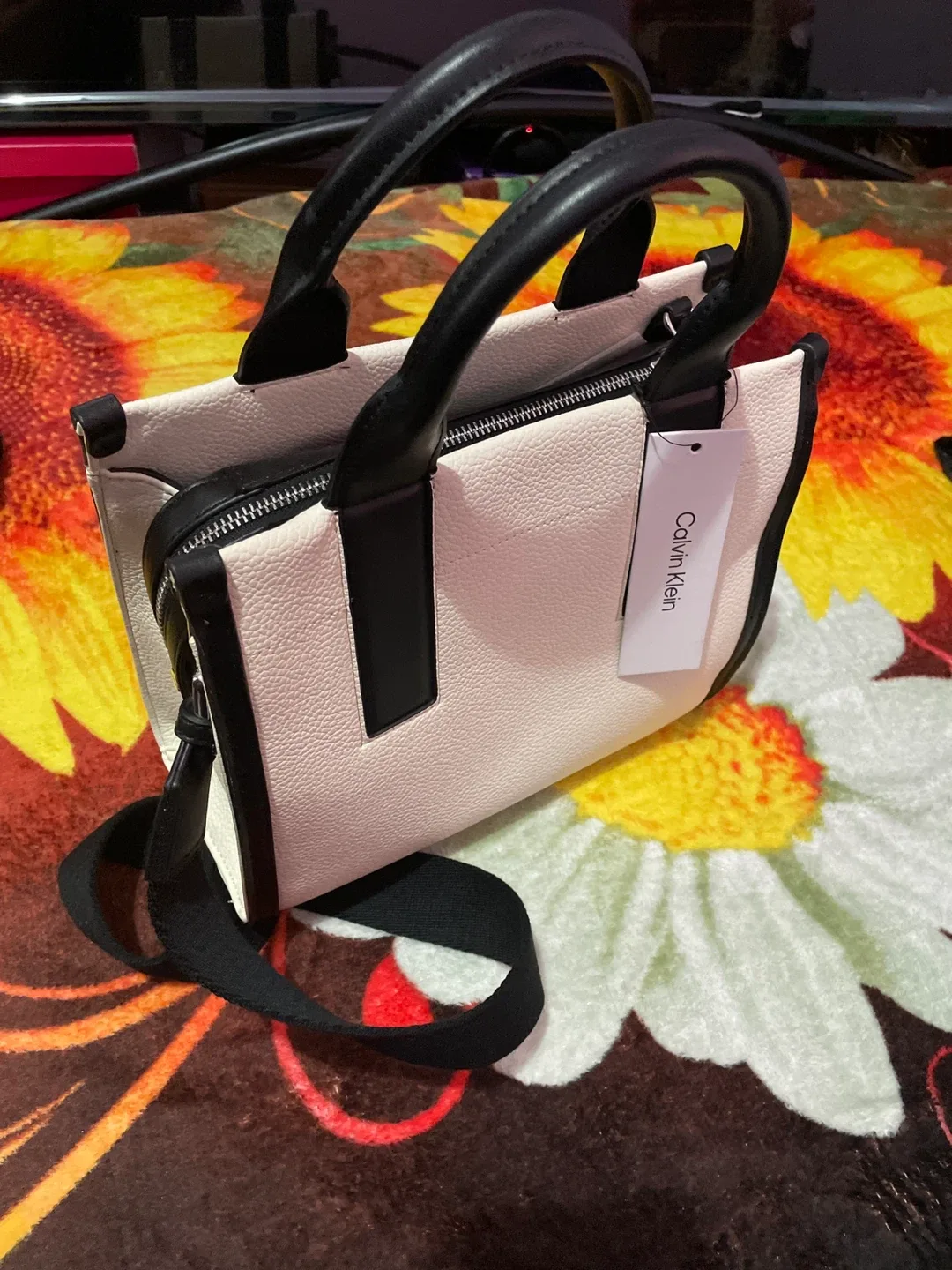 Calvin Klein White & Black Tote Bag - New with Tags! image indicator(2)