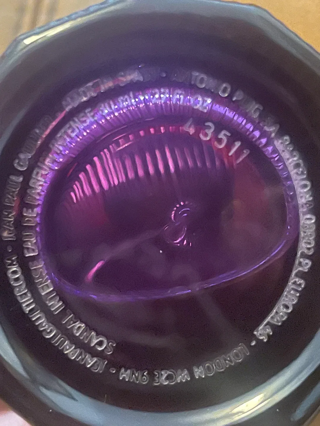 Woman fragrances image indicator(4)