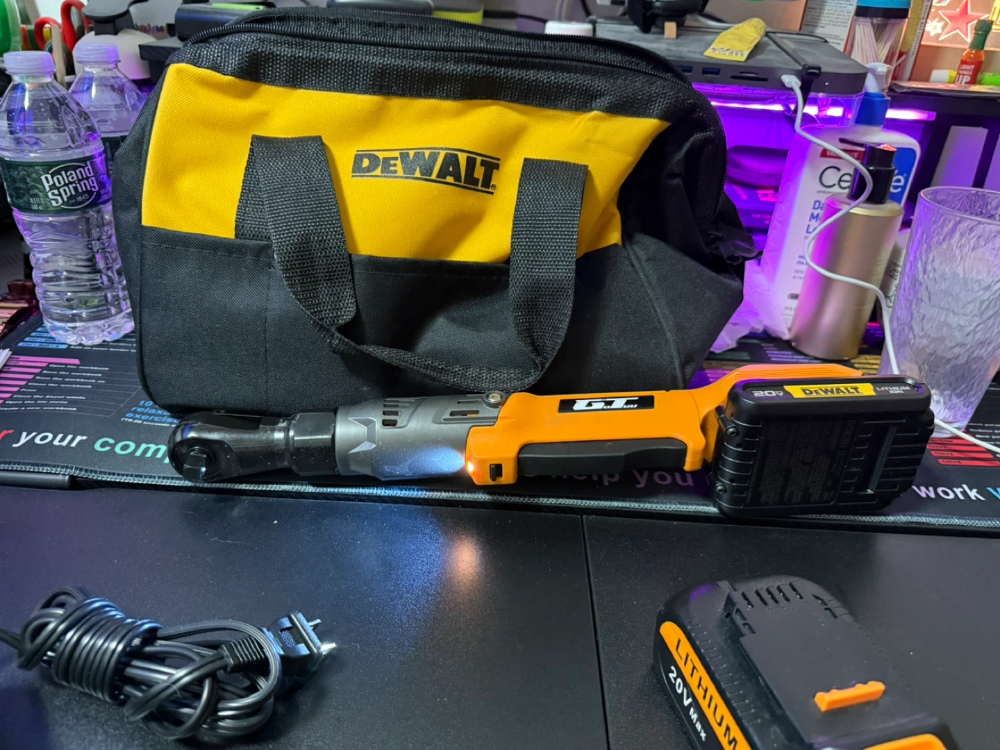 DeWalt 20V Cordless Drill/Impact Driver Kit & Wireless Ratchet - photo 4