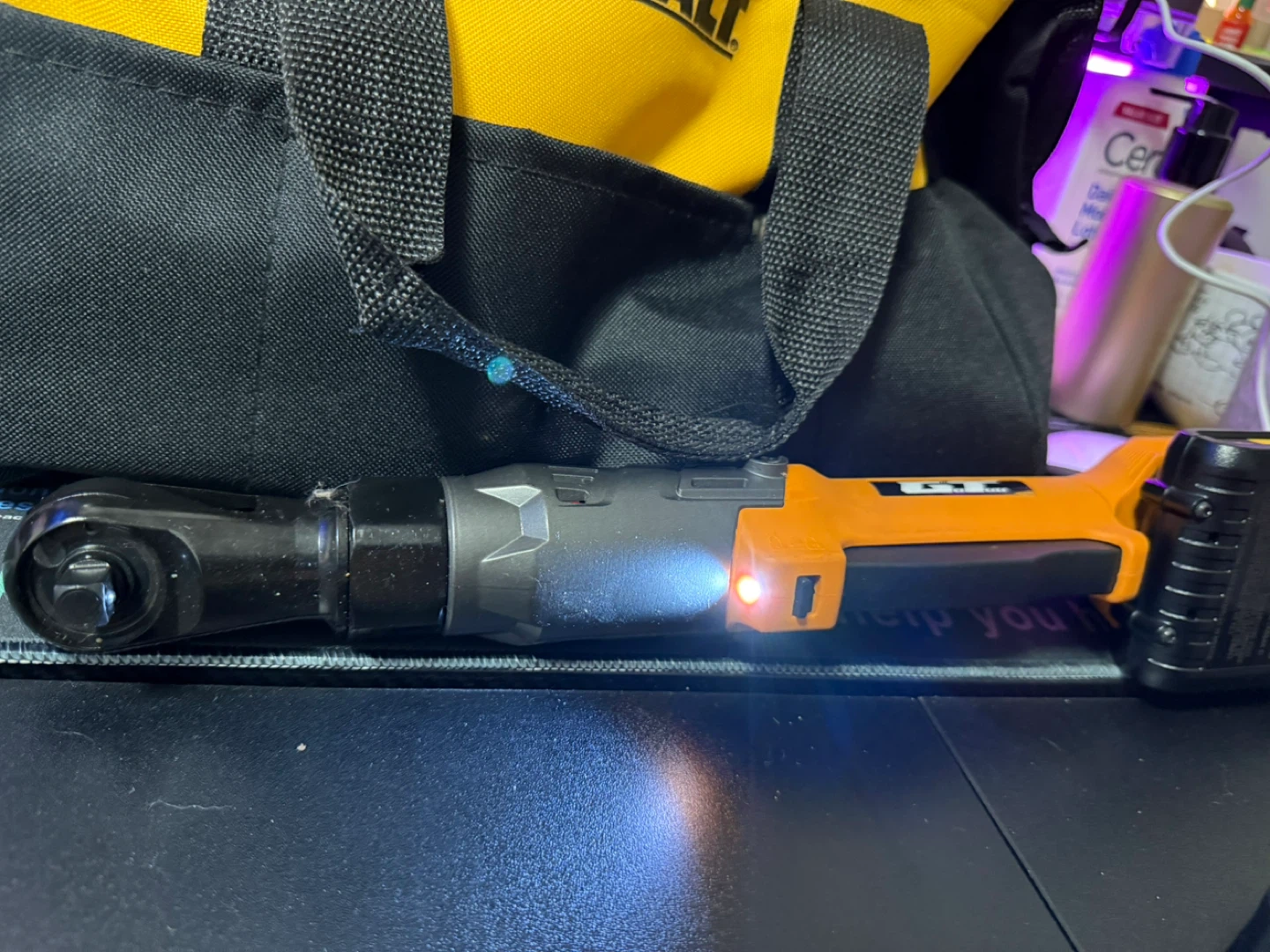 DeWalt 20V Cordless Drill/Impact Driver Kit & Wireless Ratchet - photo 5