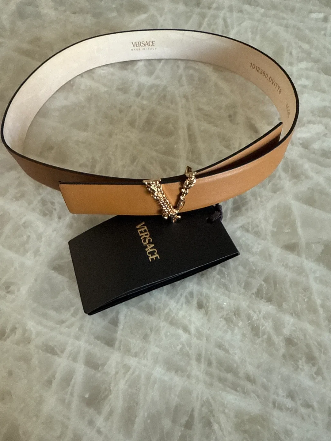 Versace Leather Belt, Size 75/30 image indicator(2)