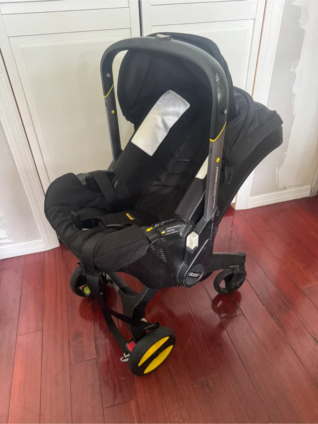 Doona Infant Car Seat/Stroller - Black image indicator(3)