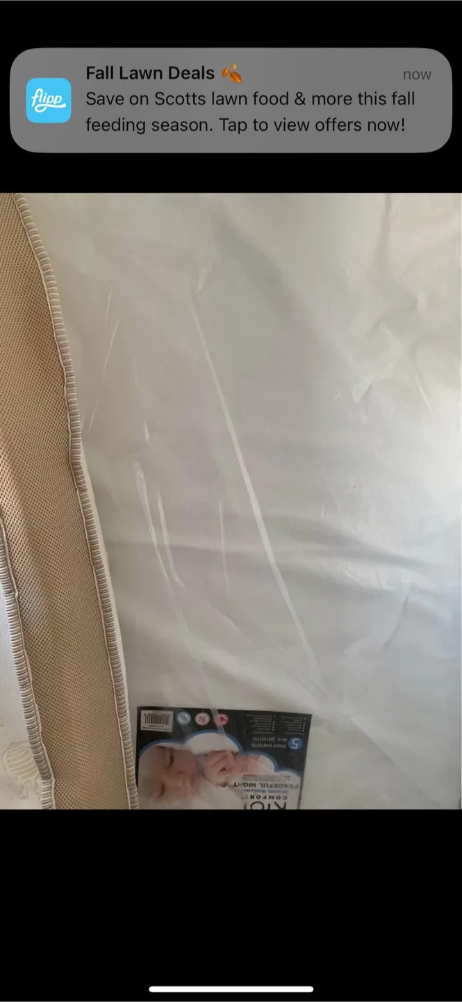 White Baby Crib with Mattress image indicator(4)