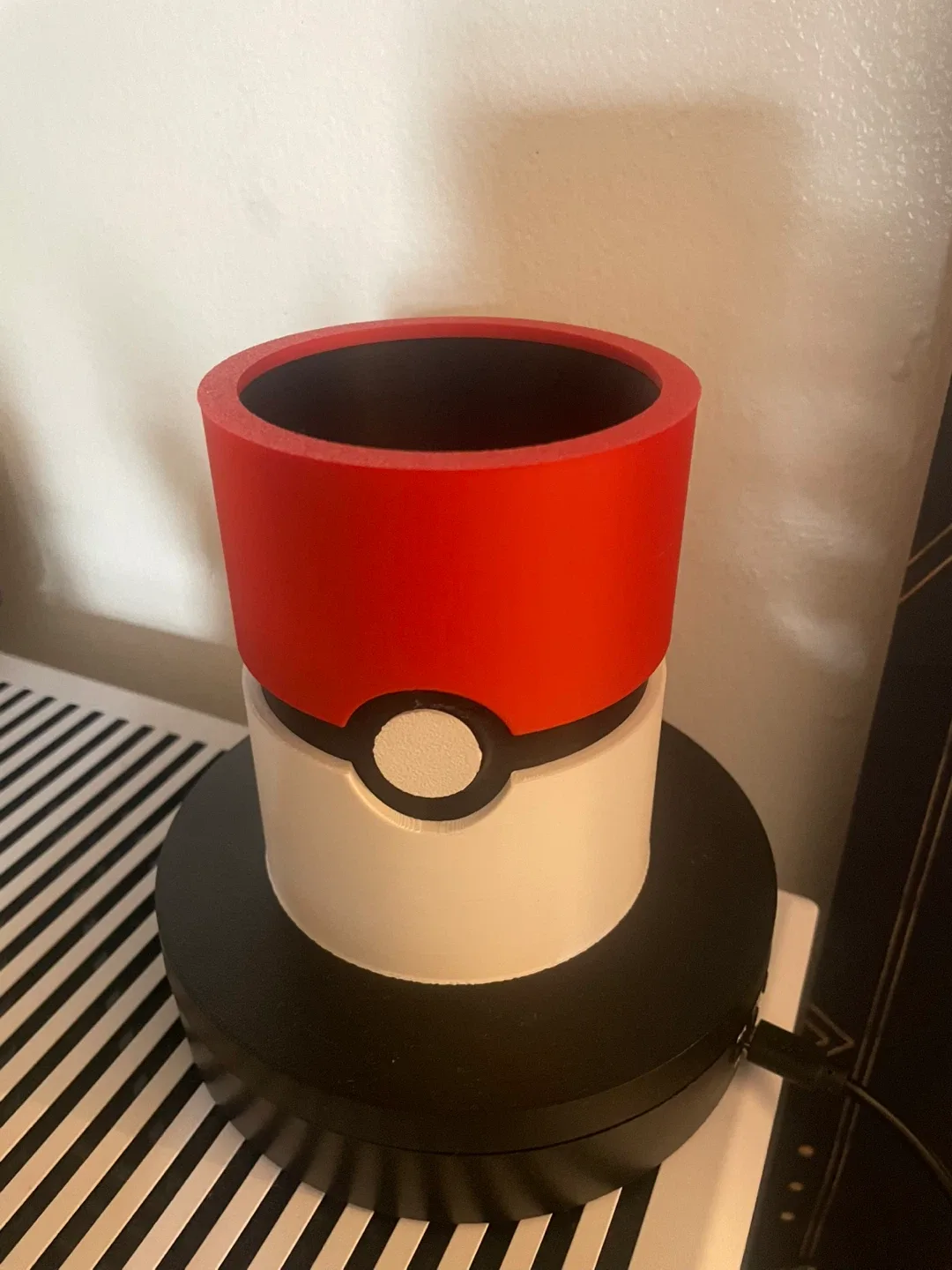 Pokémon / Pokeball planter / pen holder image indicator(2)