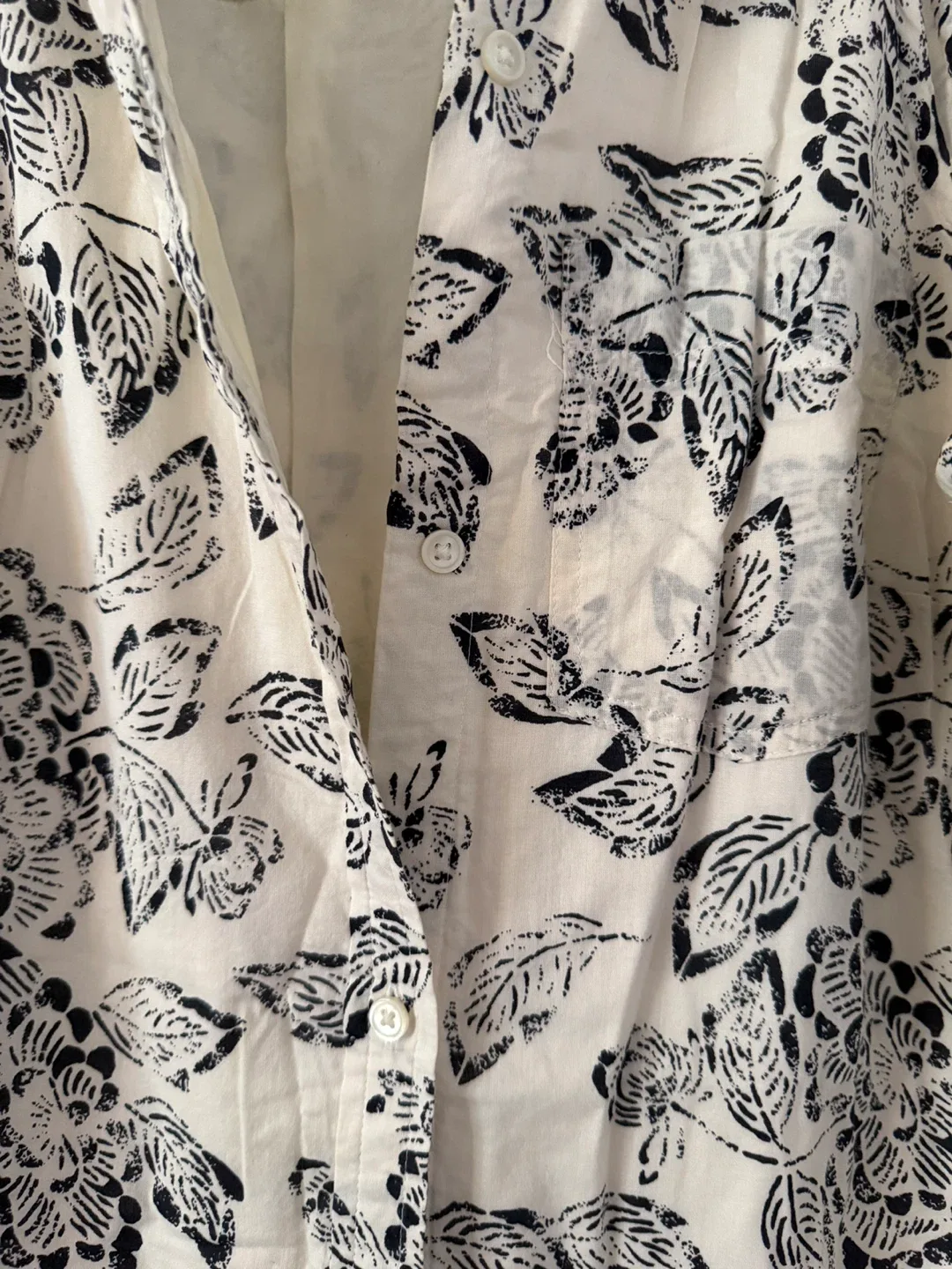 Banana Republic Sleeveless Floral Shirt - Size 4 thumbnail