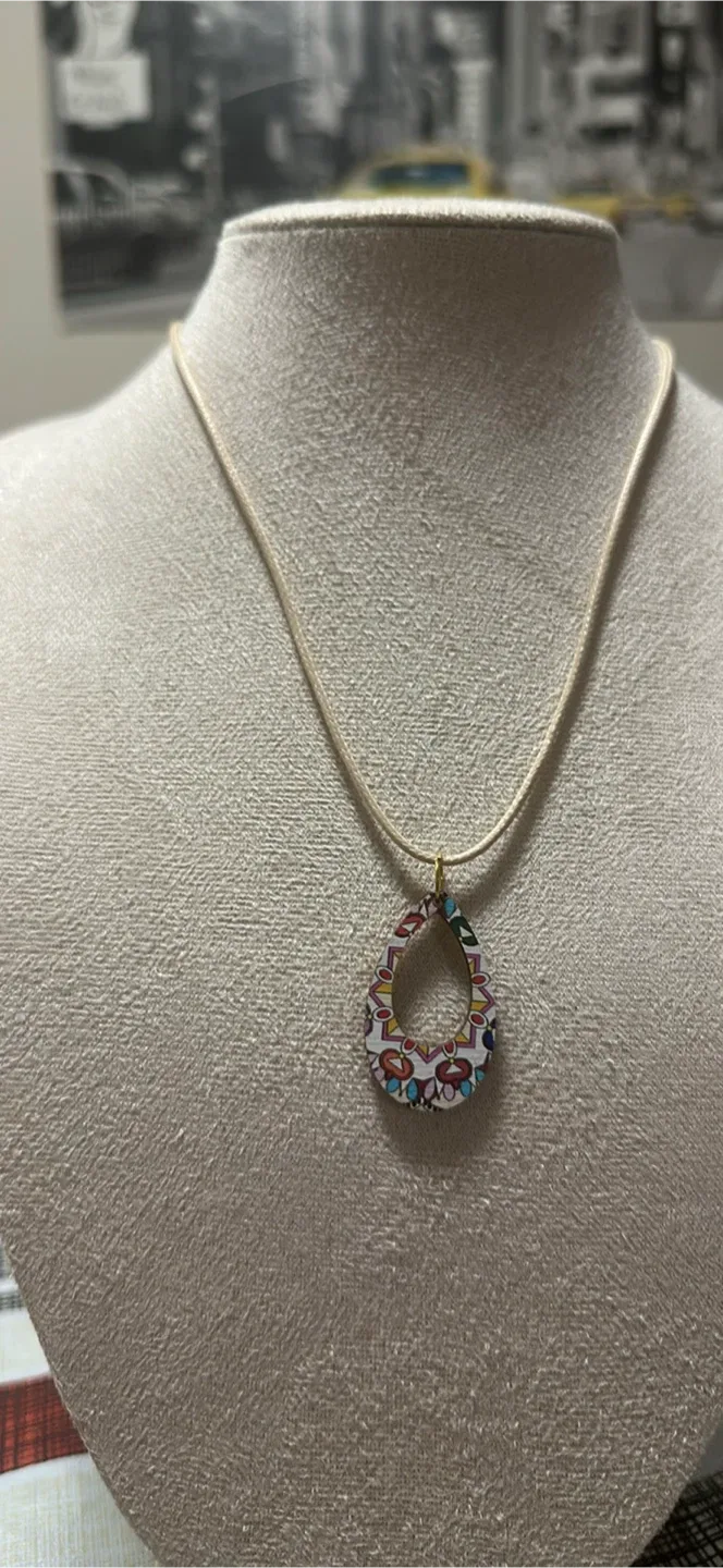 Handmade Pendant Necklace - Unique Design image indicator(3)