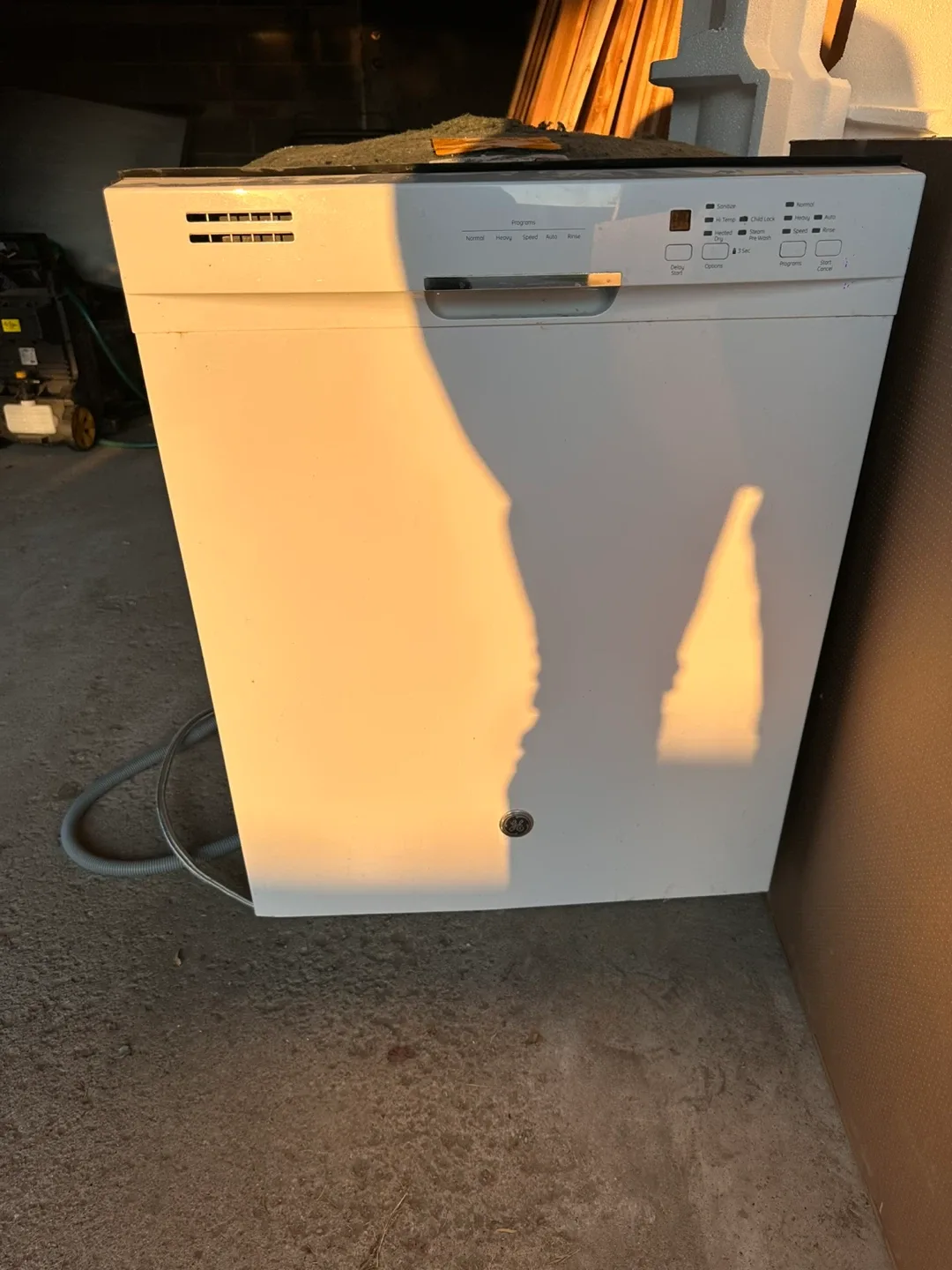 GE Dishwasher - White thumbnail
