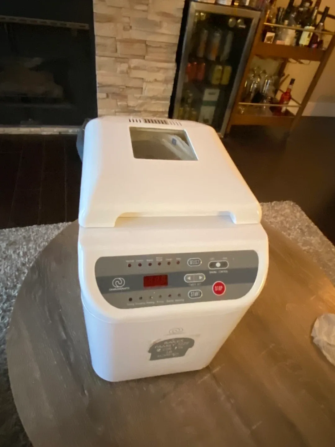 Charlescraft Bread Maker - Bakes 2 or 1.5 lb Loaves image indicator(2)