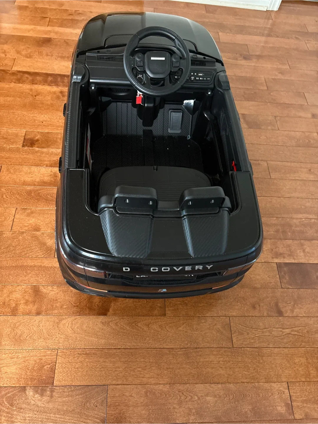 Land Rover Discovery Sport Electric Ride-On Car - Ages 3-8 image indicator(5)