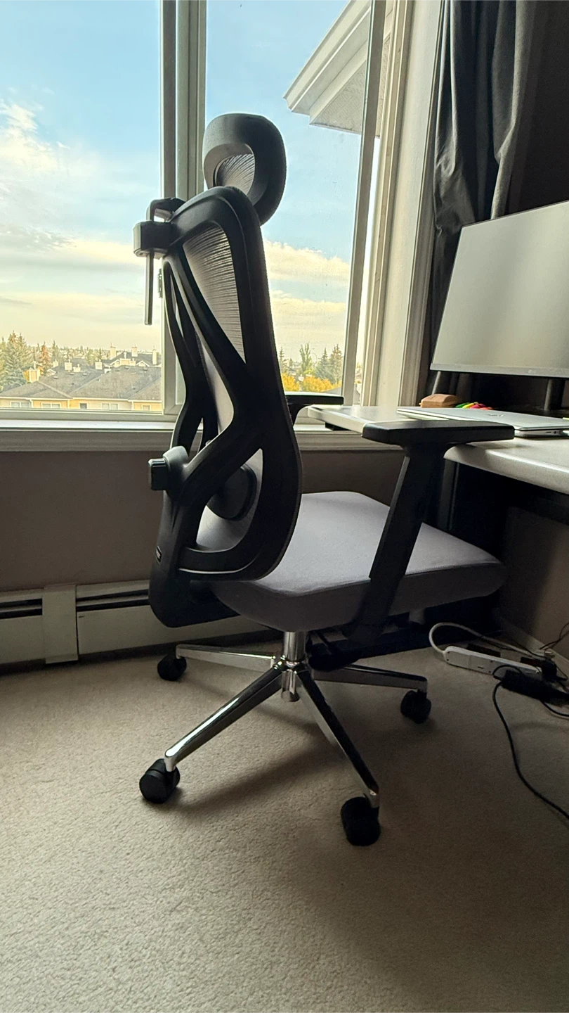 Monitors LG,Ergonomic Mesh Office Chair - Grey and desk - photo 2