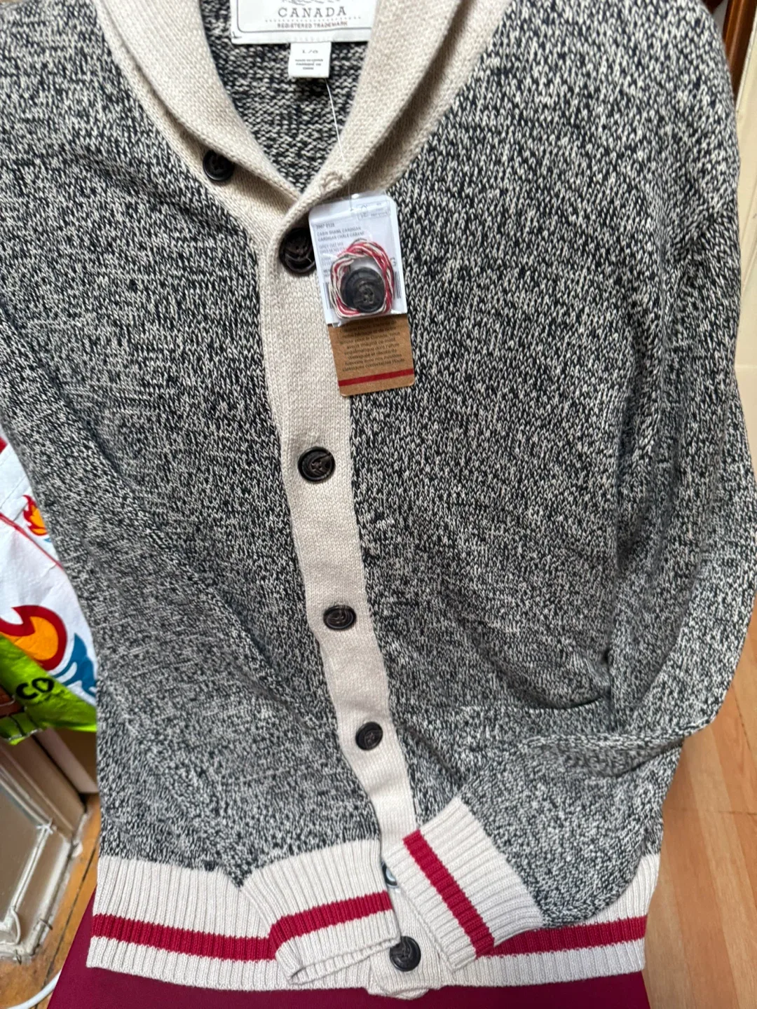 New Roots Cabin Cardigan - Size L/G image indicator(2)