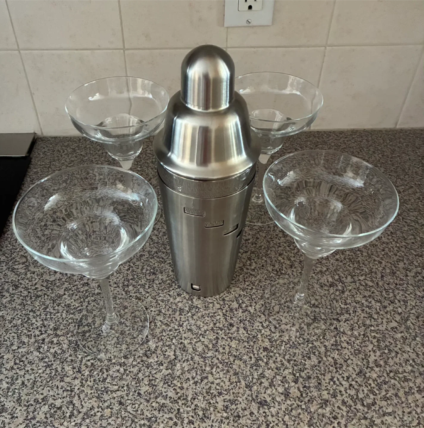 Cocktail Shaker & Margarita Glasses Set thumbnail