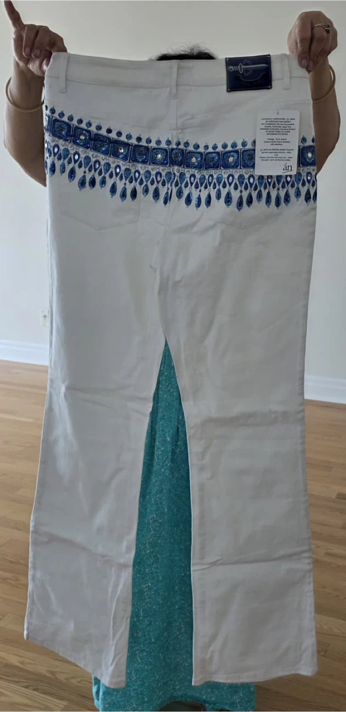 án Embellished White Denim Jeans