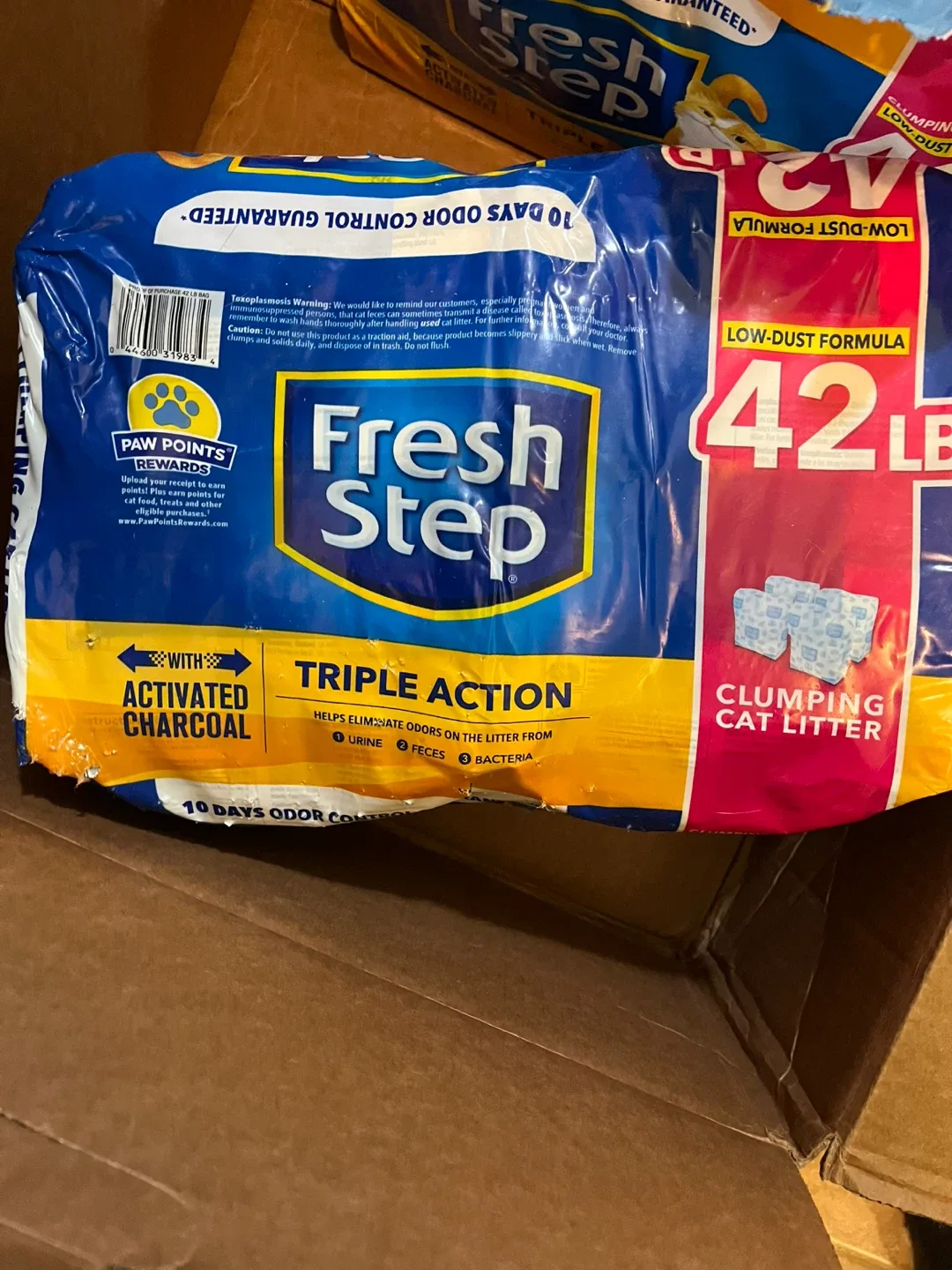 Fresh Step Multi-Cat Clumping Cat Litter 42 LB image indicator(2)