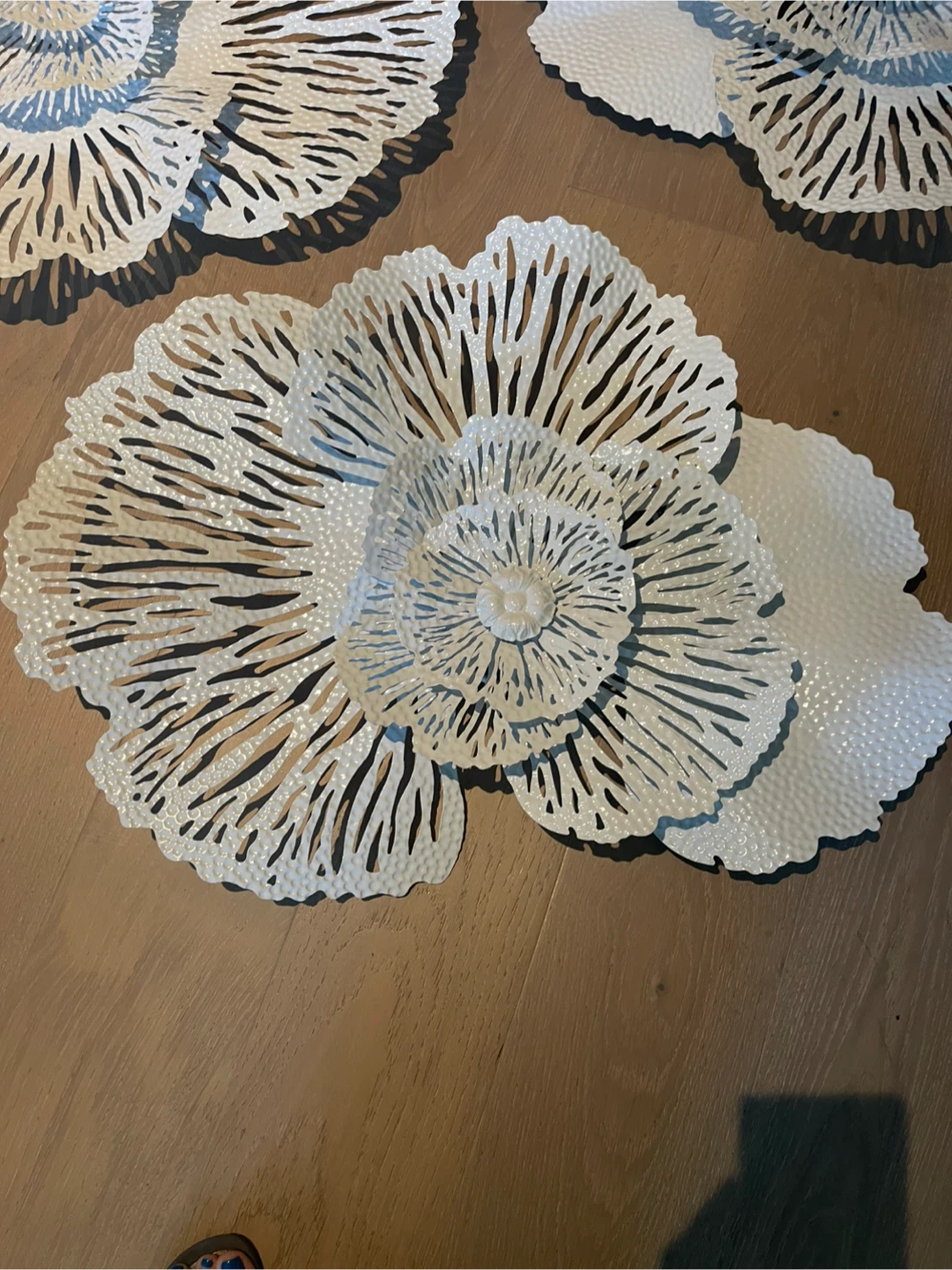 Set of 4 White Metal Flower Wall Decor