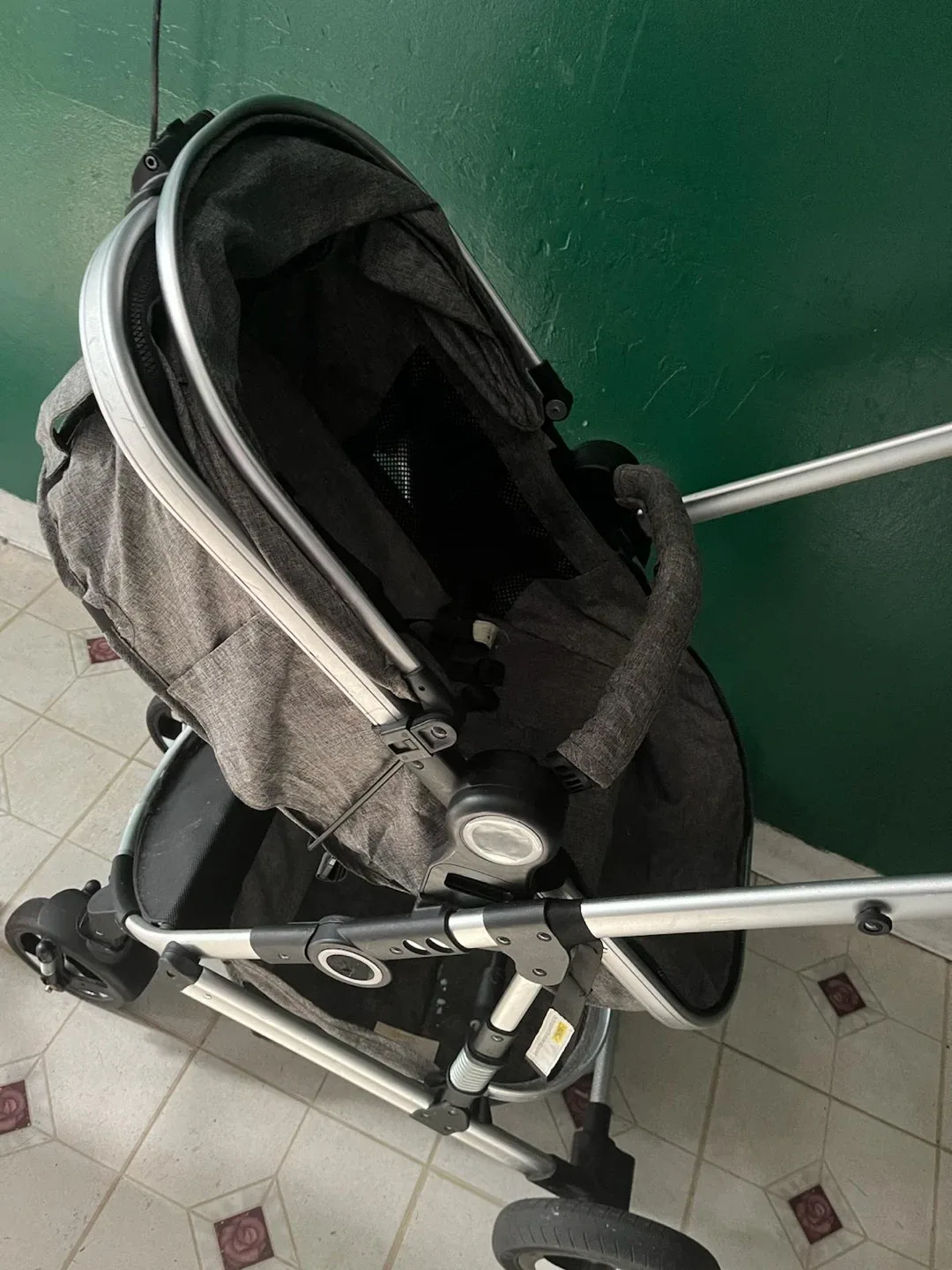 Gray Baby Stroller image indicator(2)