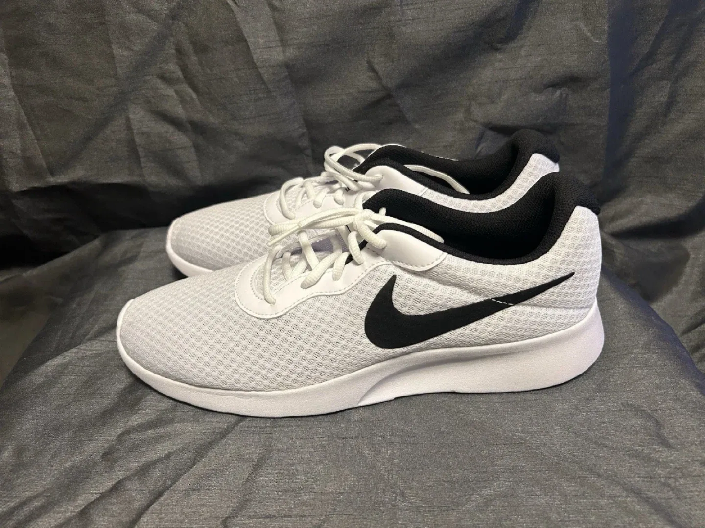 Nike Tanjun White/Black Men's US 11 image indicator(2)