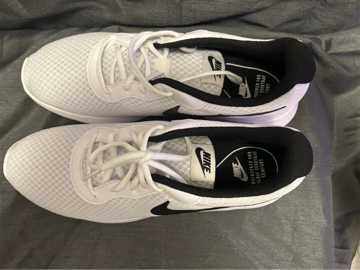 Nike Tanjun White/Black Men's US 11 image indicator(3)