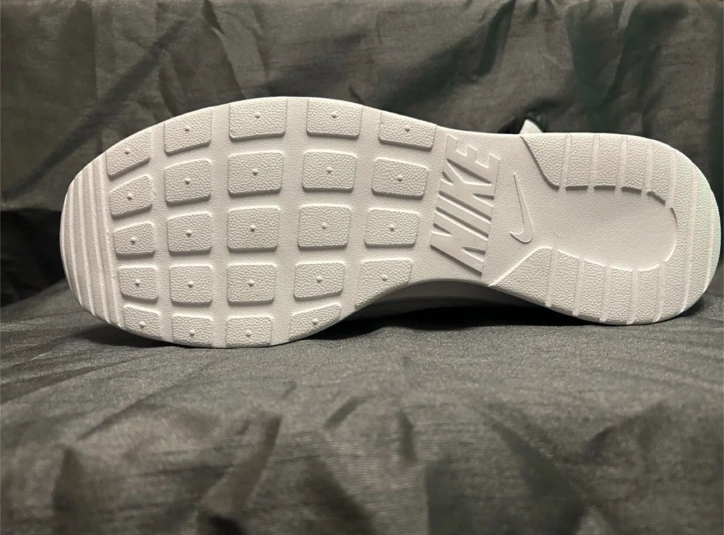 Nike Tanjun White/Black Men's US 11 image indicator(6)