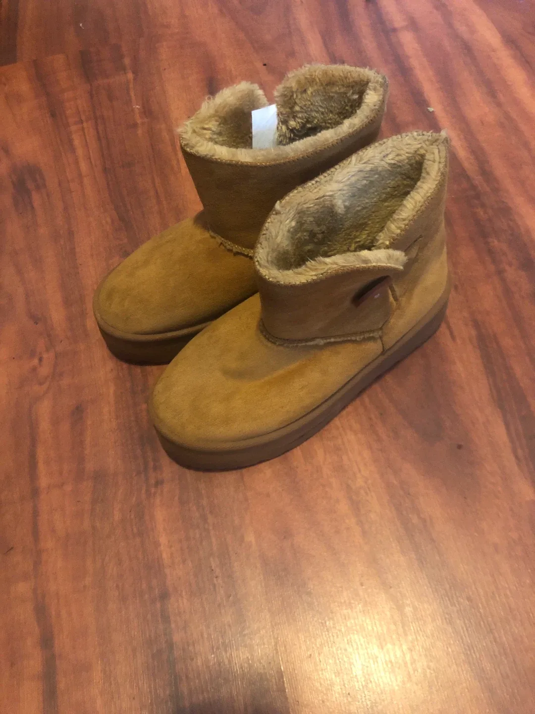 UGG Boots, Size 8 image indicator(2)