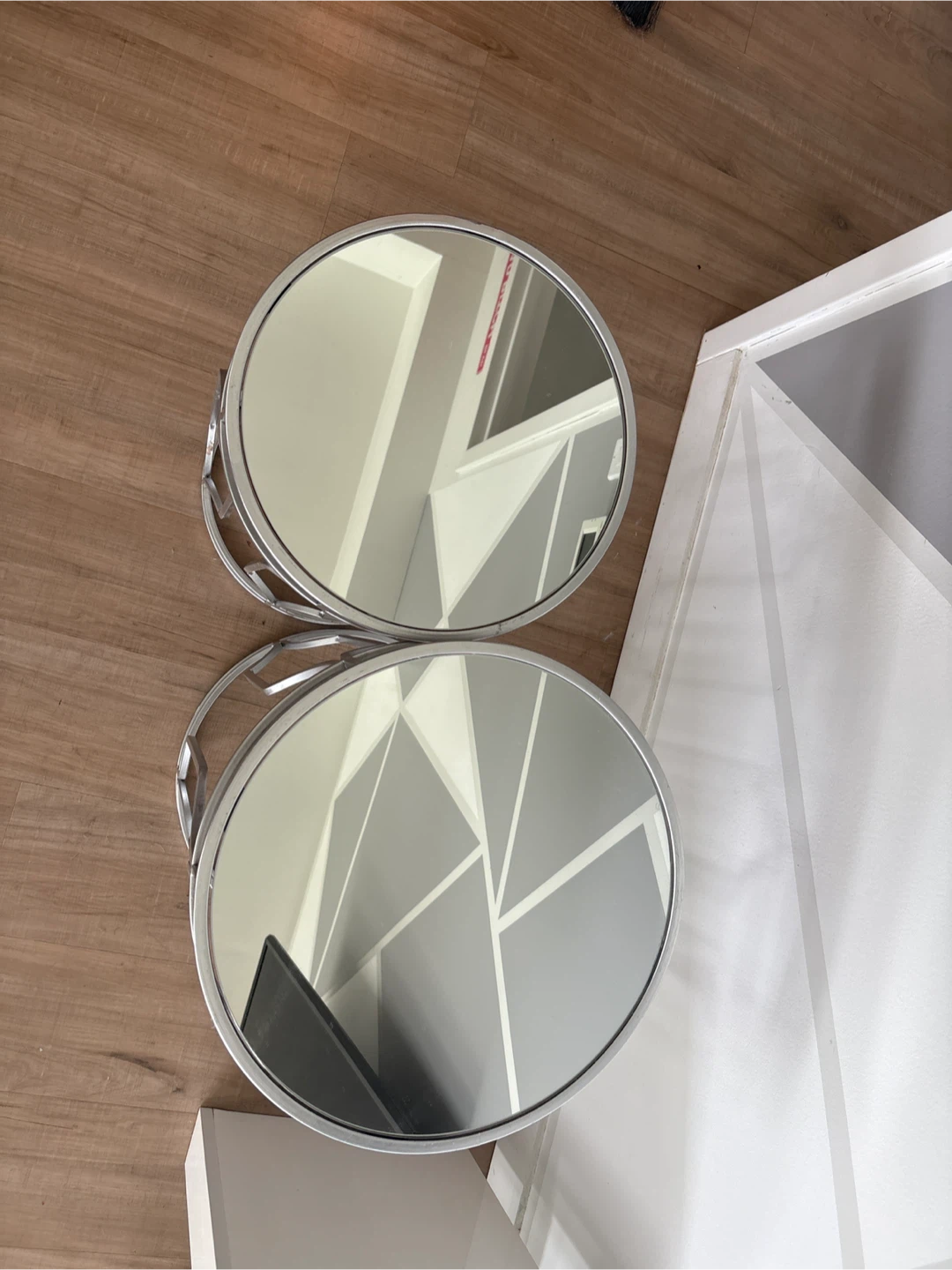 Set of 2 Silver Round End Tables - photo 2