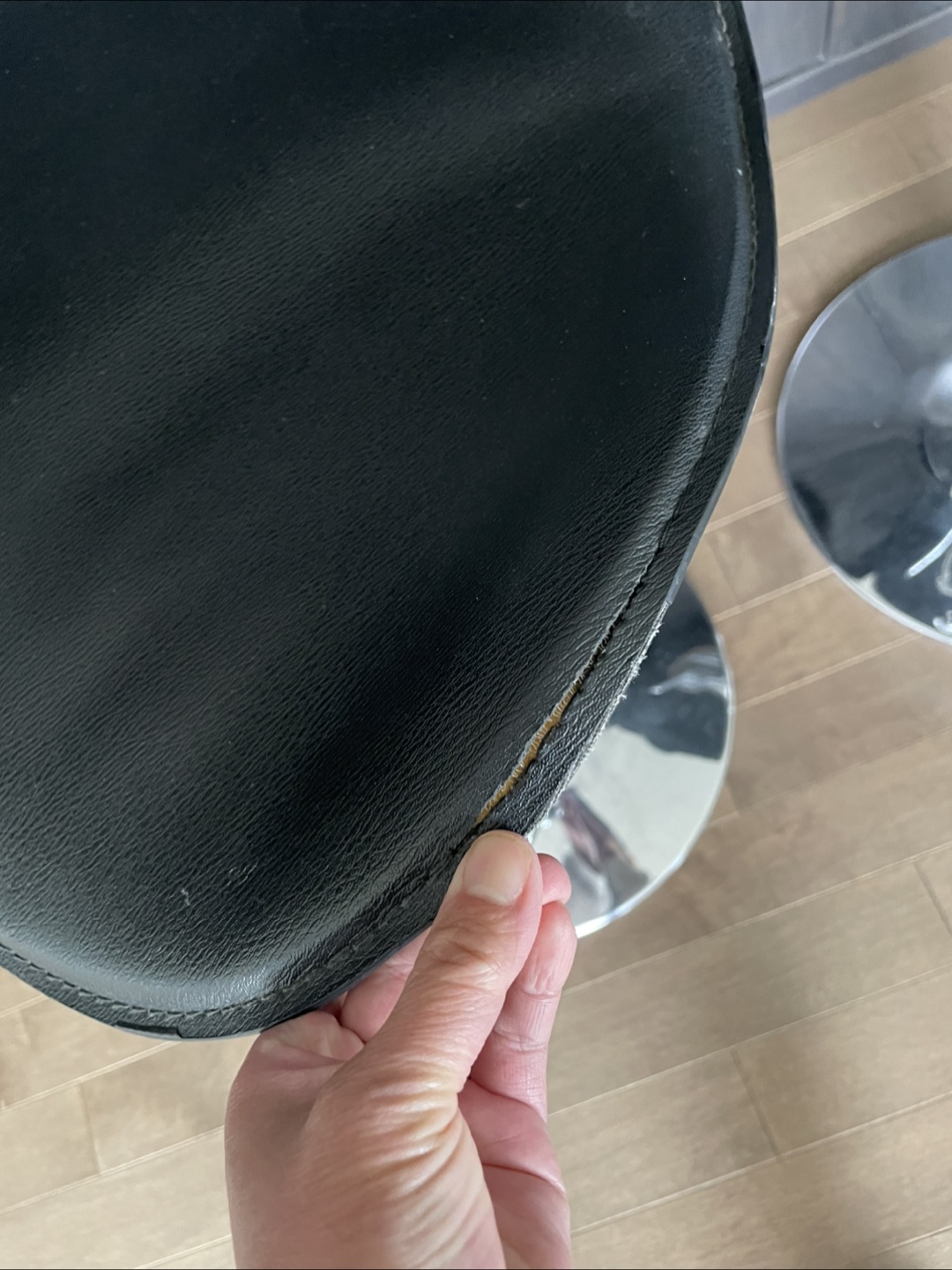 Set of 3 Black Bar Stools - photo 2