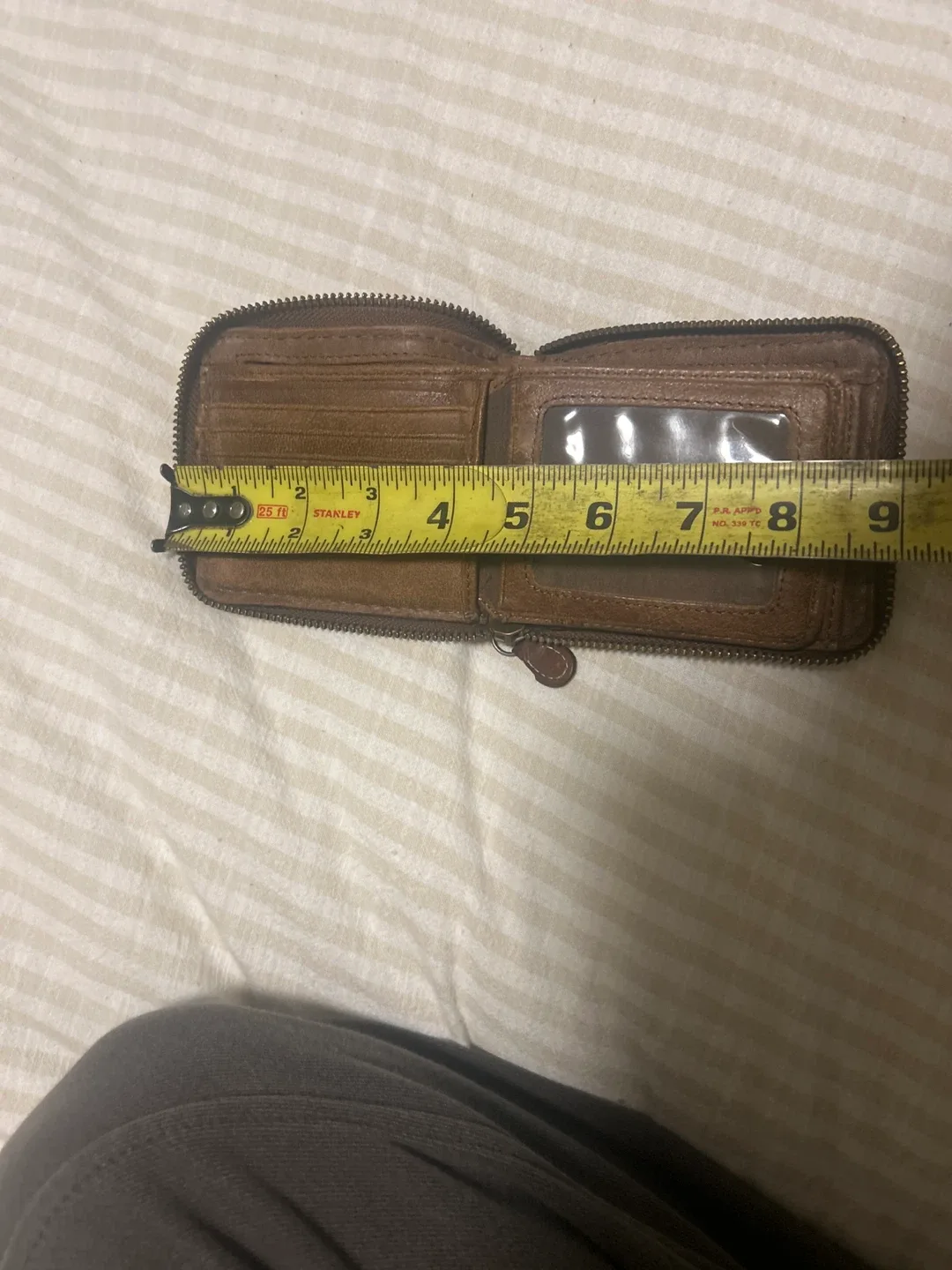 Roots Brown Leather Wallet image indicator(6)