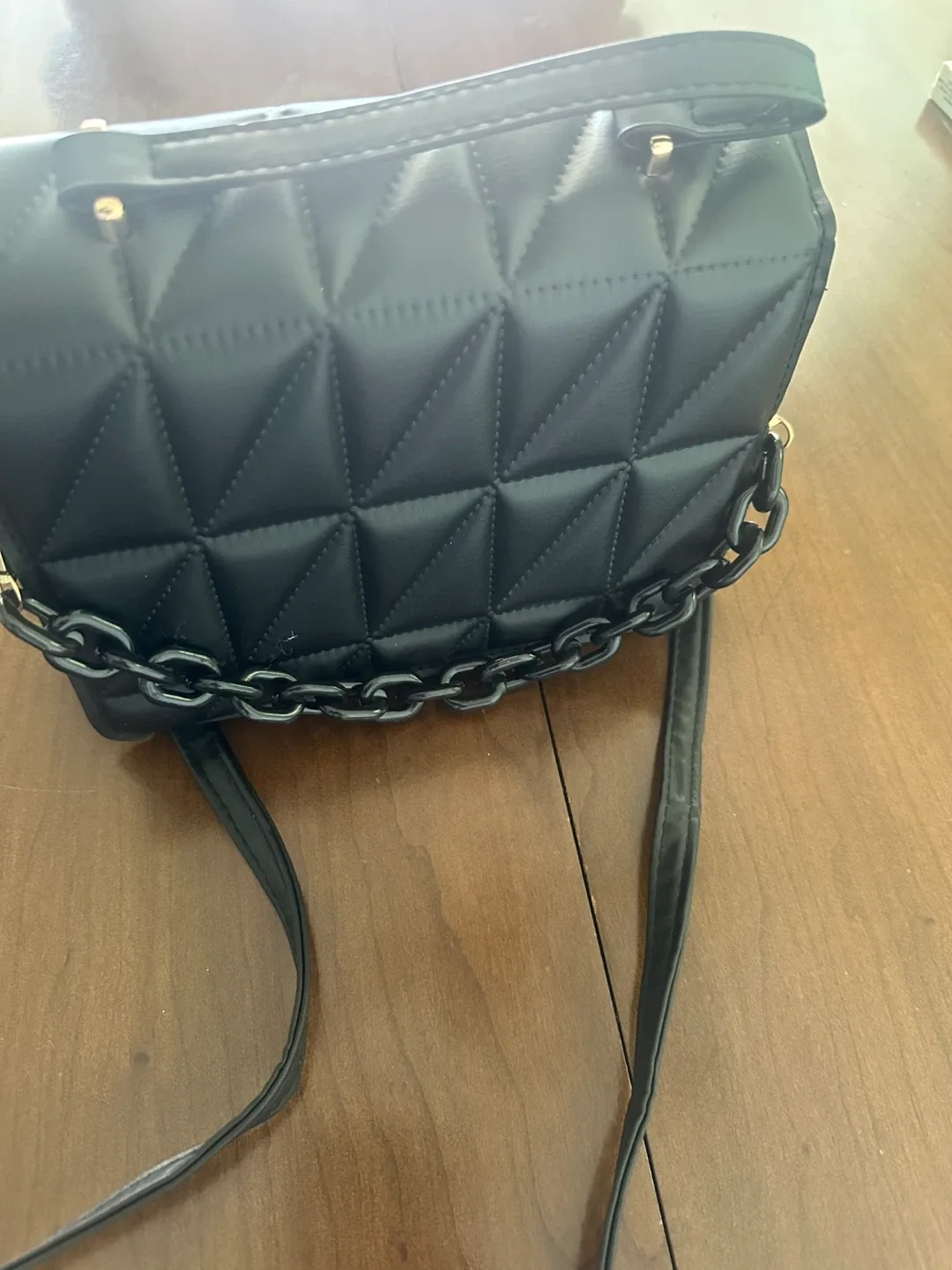 Black Quilted Chain Shoulder Bag image indicator(4)