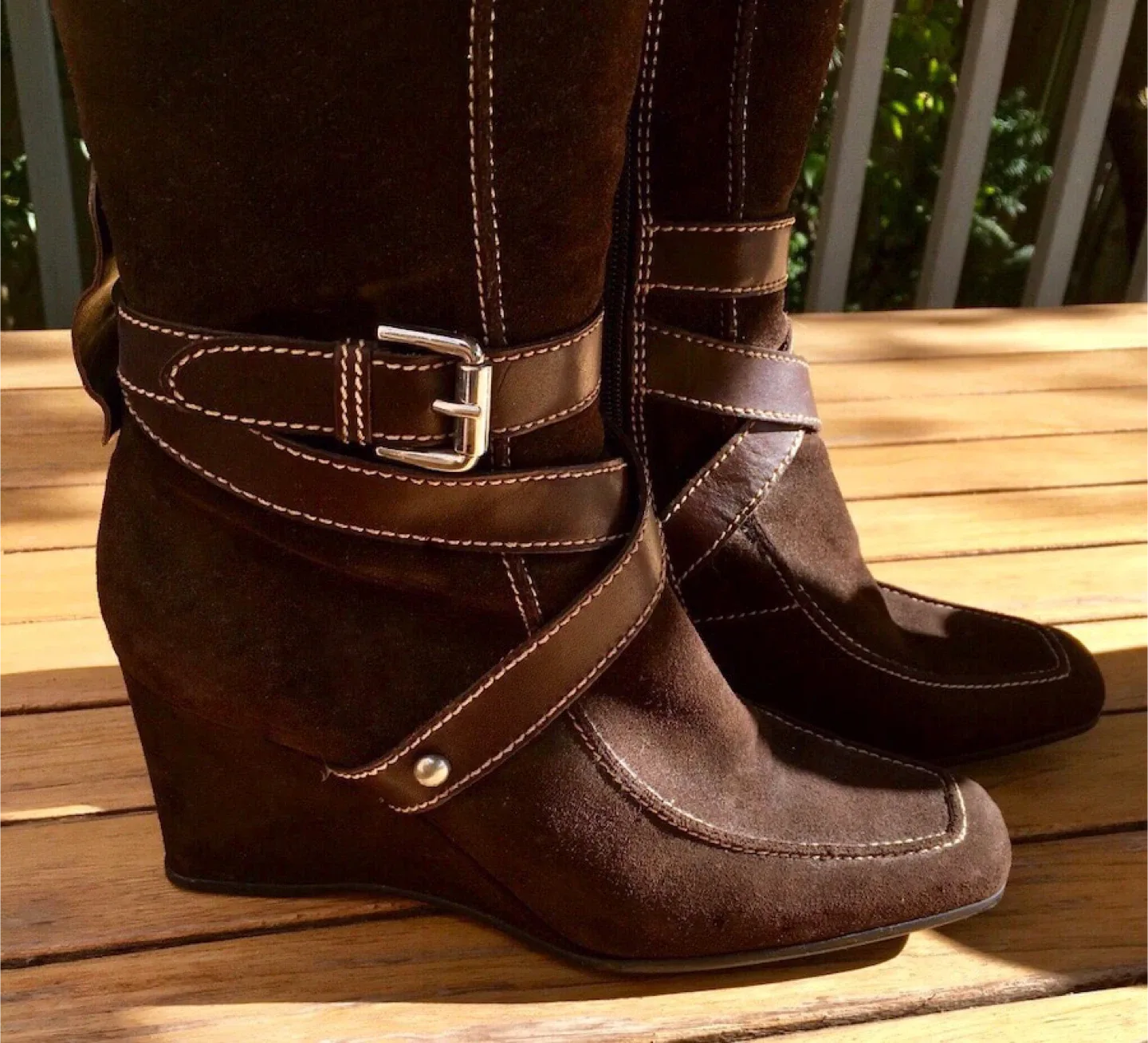 ❤️GEOX NEW STUNNING Dark Chocolate brown suede boots❤️ image indicator(2)
