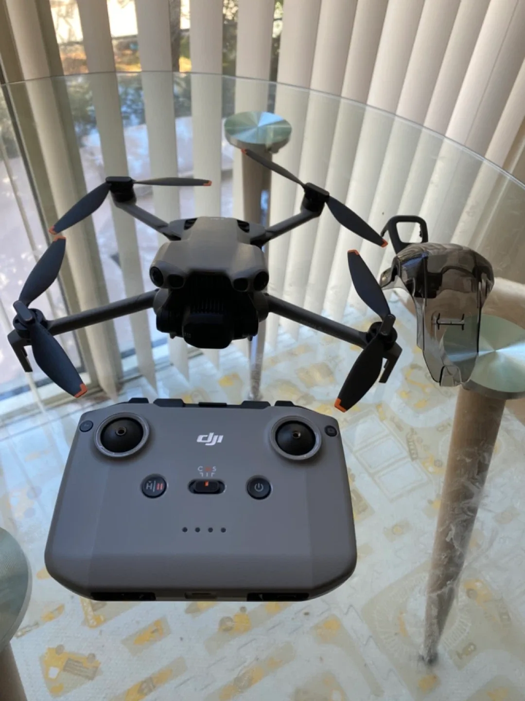DJI Mini 5 Pro Drone with Accessories image indicator(4)