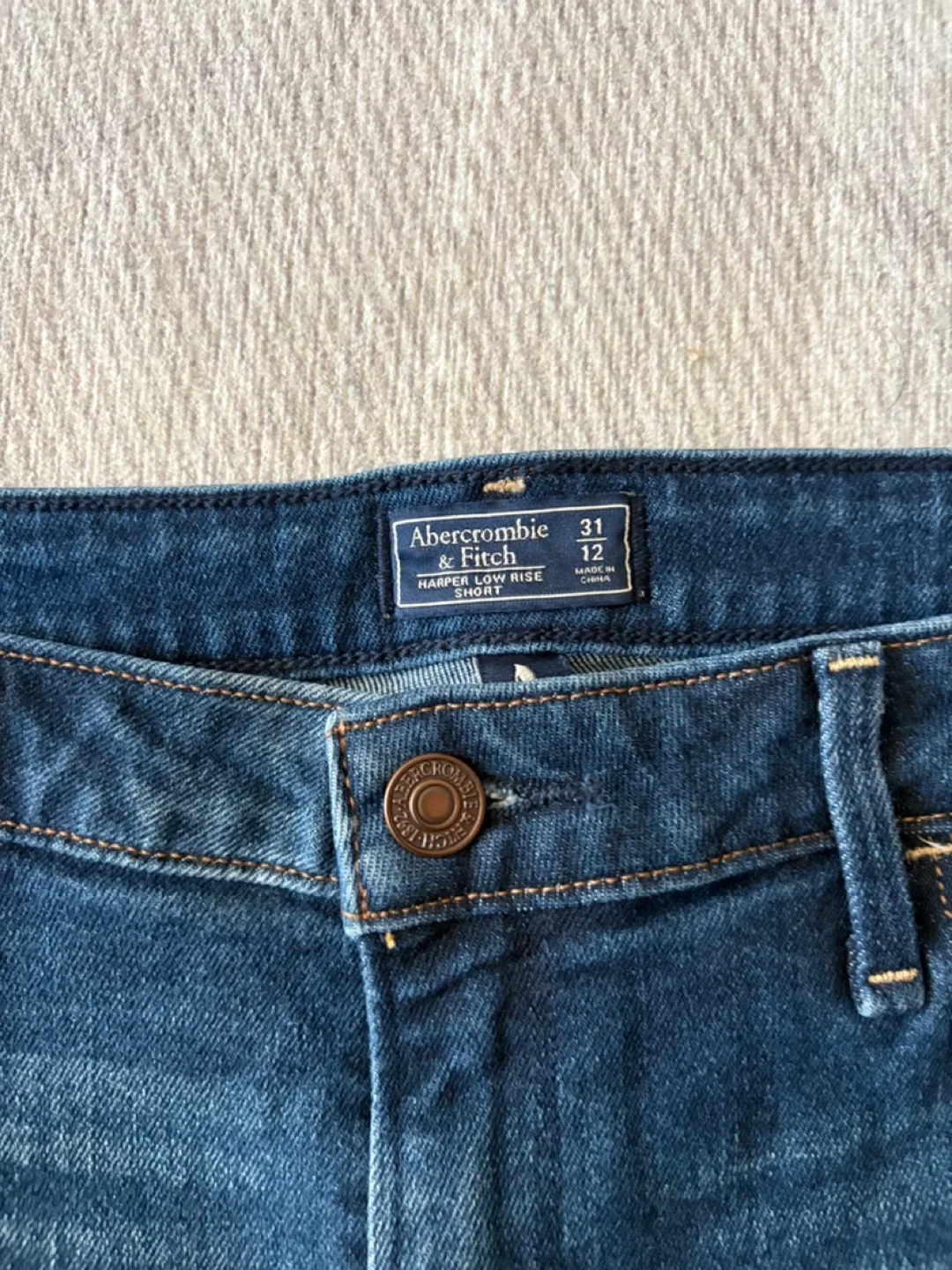 Abercrombie & Fitch Shorts - Size 12 image indicator(2)