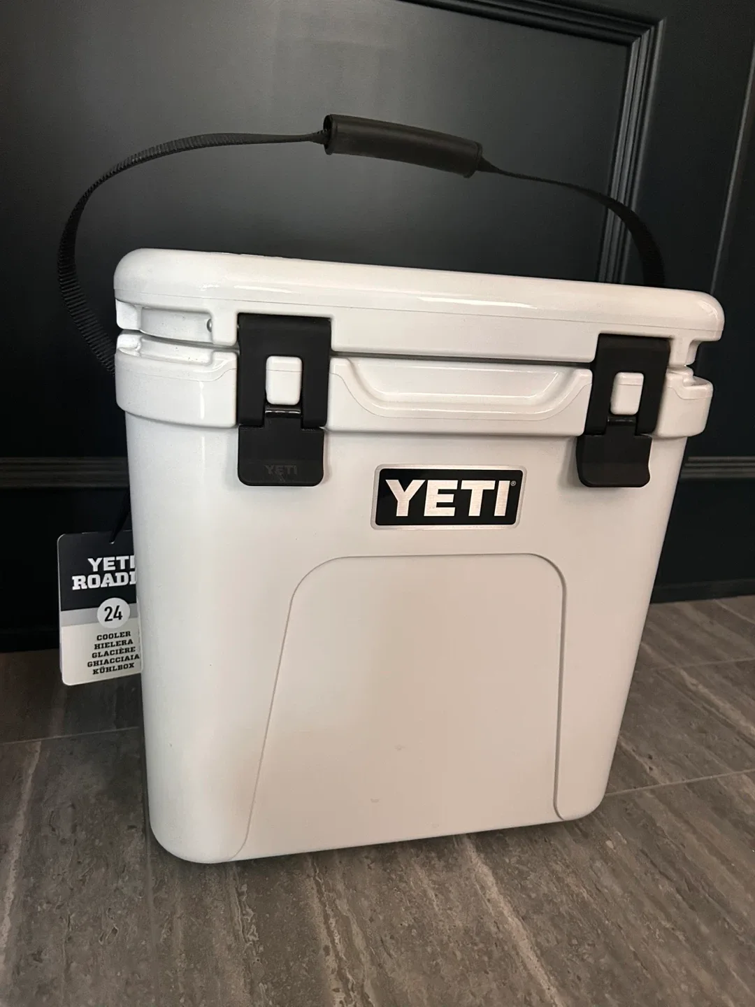 Yeti Roadie 24 Hard Cooler - White image indicator(2)