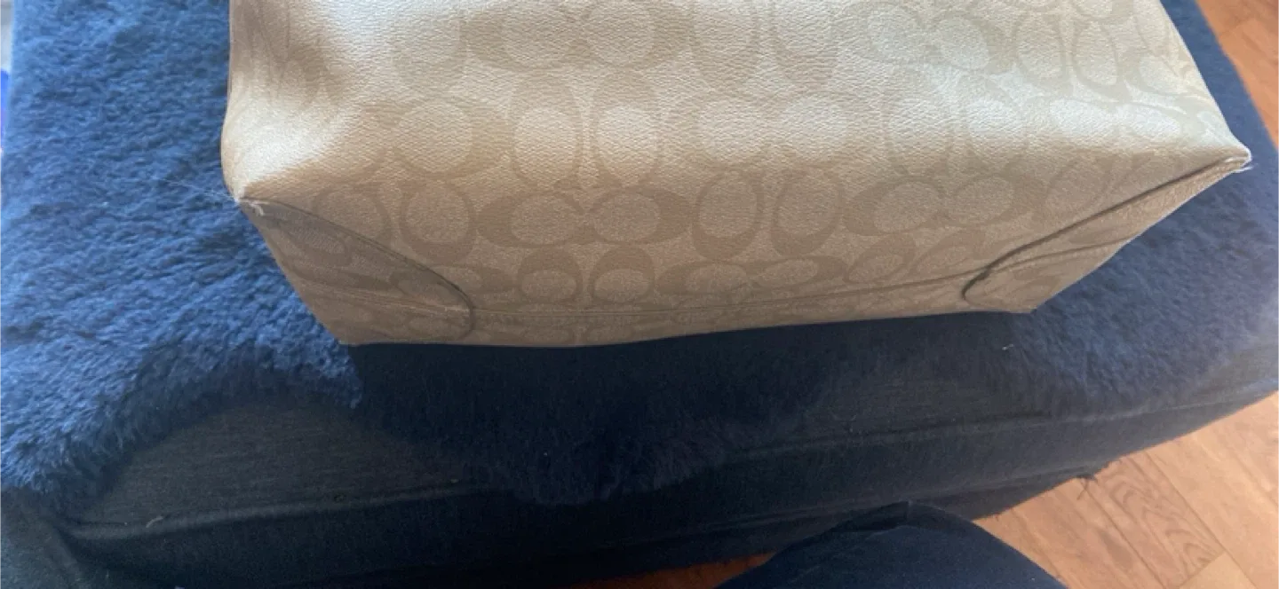 Coach Reversible City Tote - Signature Jacquard image indicator(4)