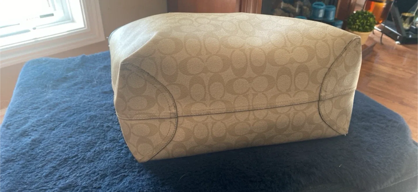 Coach Reversible City Tote - Signature Jacquard image indicator(5)