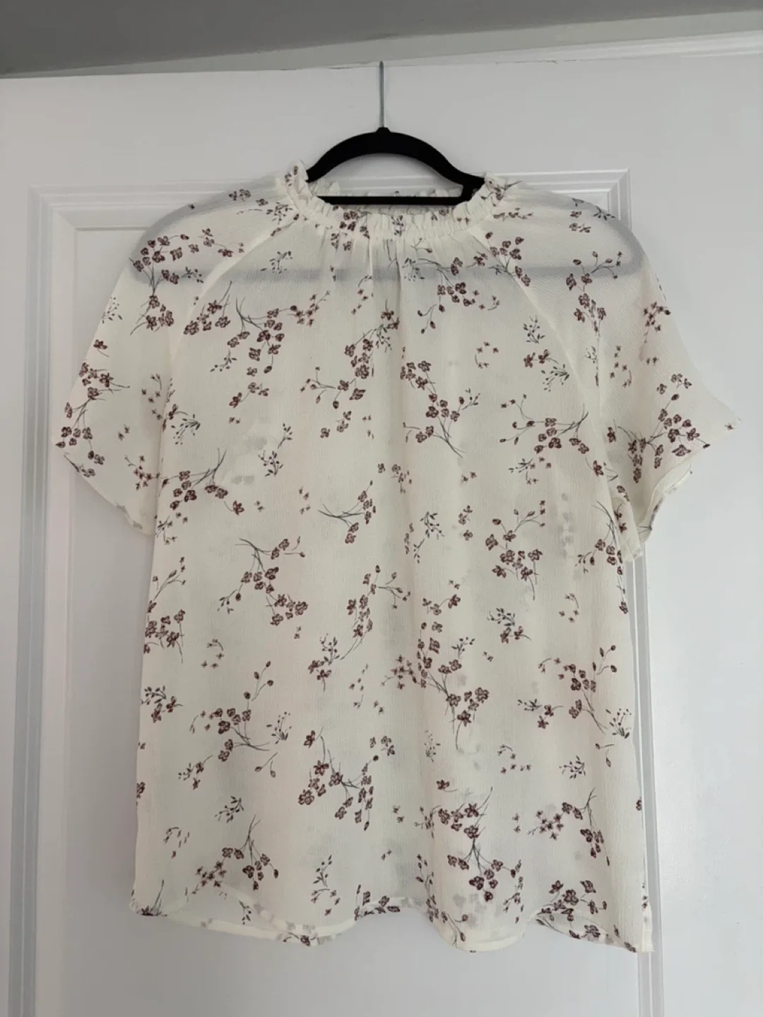 Reitmans Floral Blouse - Size M thumbnail