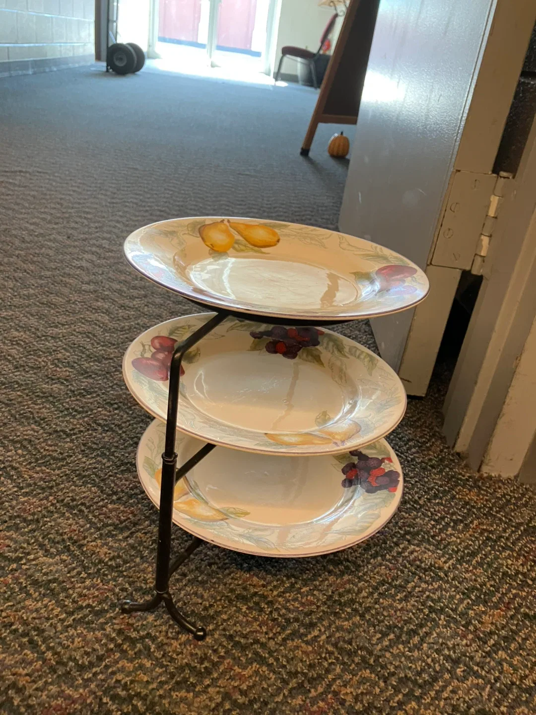 3-Tiered Serving Stand with Fruit Design image indicator(2)