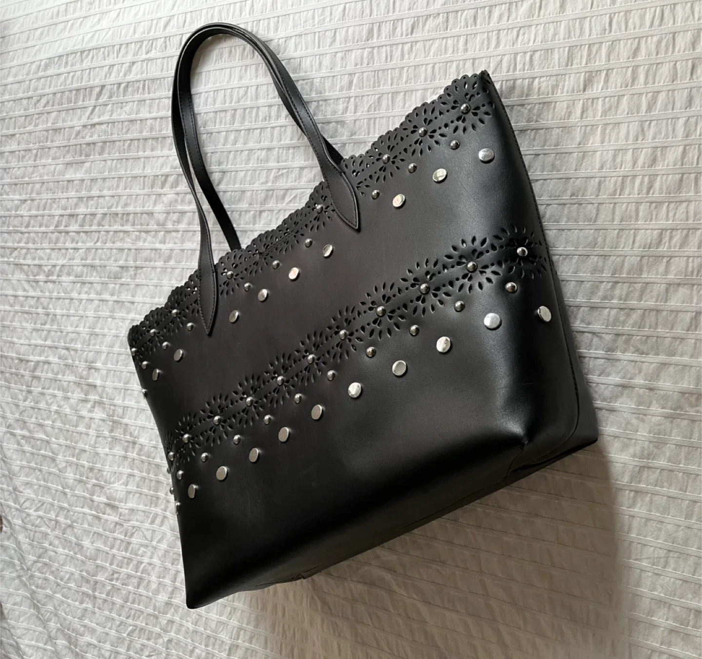 Rebecca Minkoff Black Leather Tote Bag with Detachable Pouch image indicator(4)