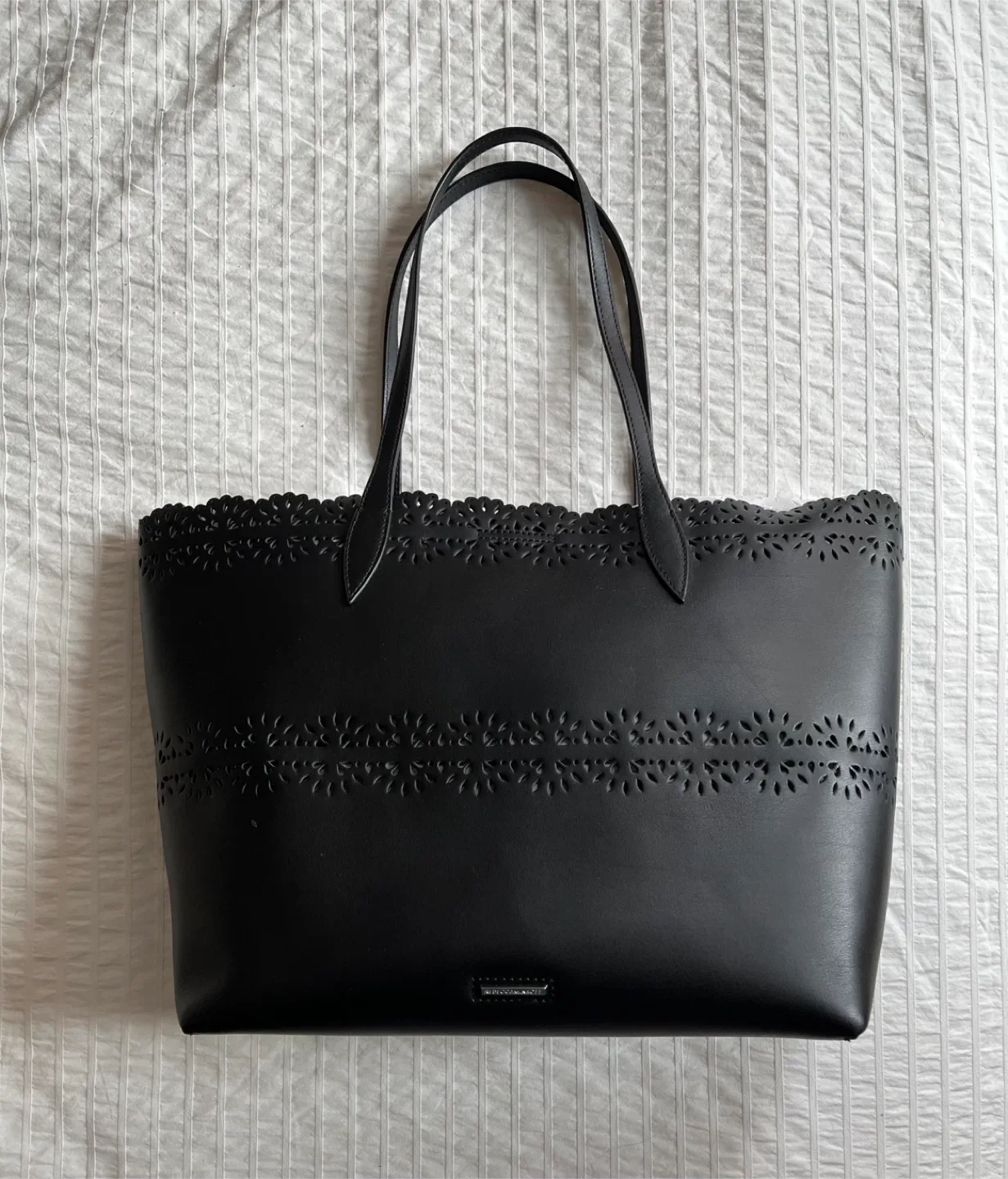 Rebecca Minkoff Black Leather Tote Bag with Detachable Pouch image indicator(3)