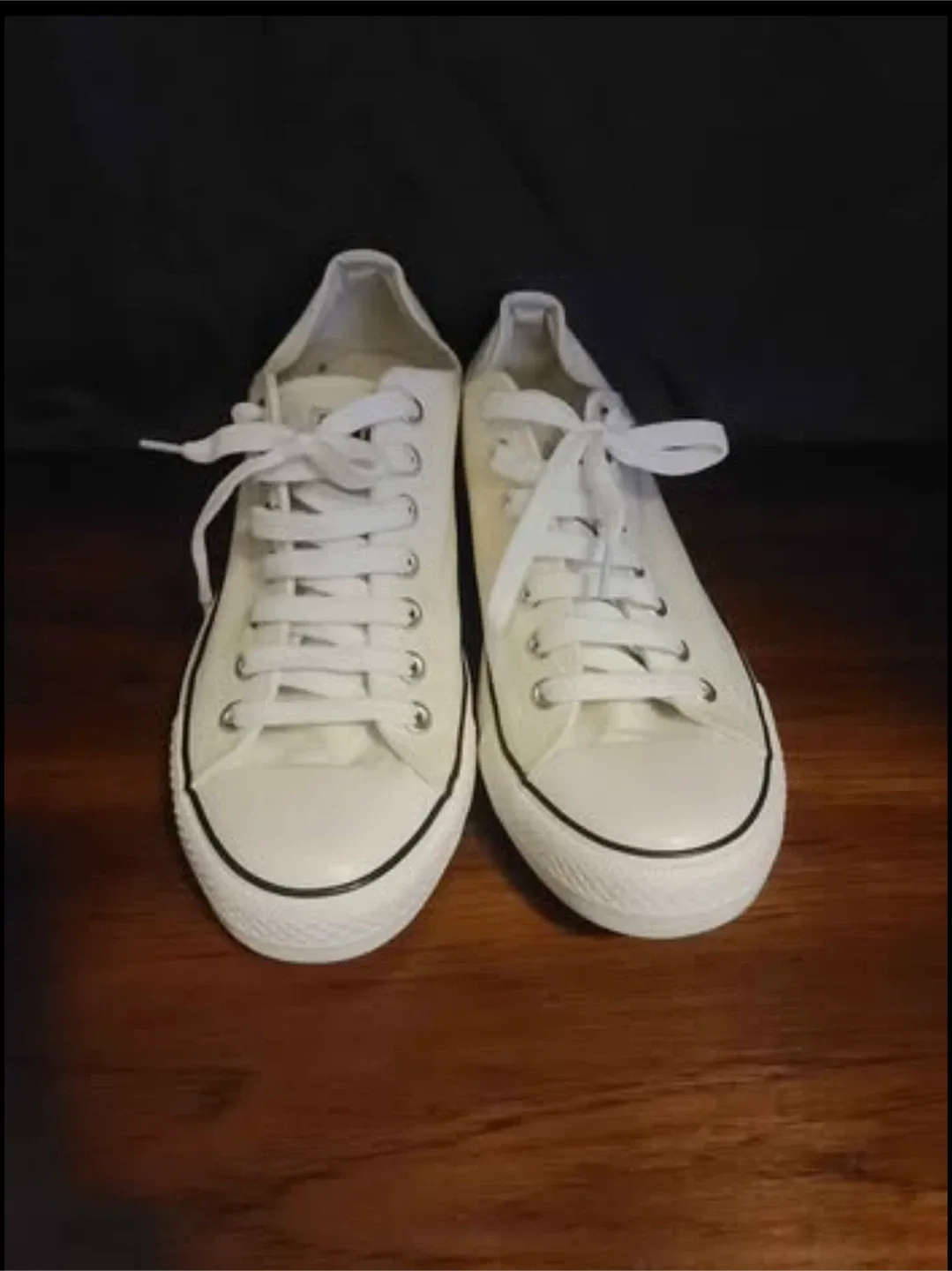 Yuanbu White Canvas Sneakers image indicator(2)